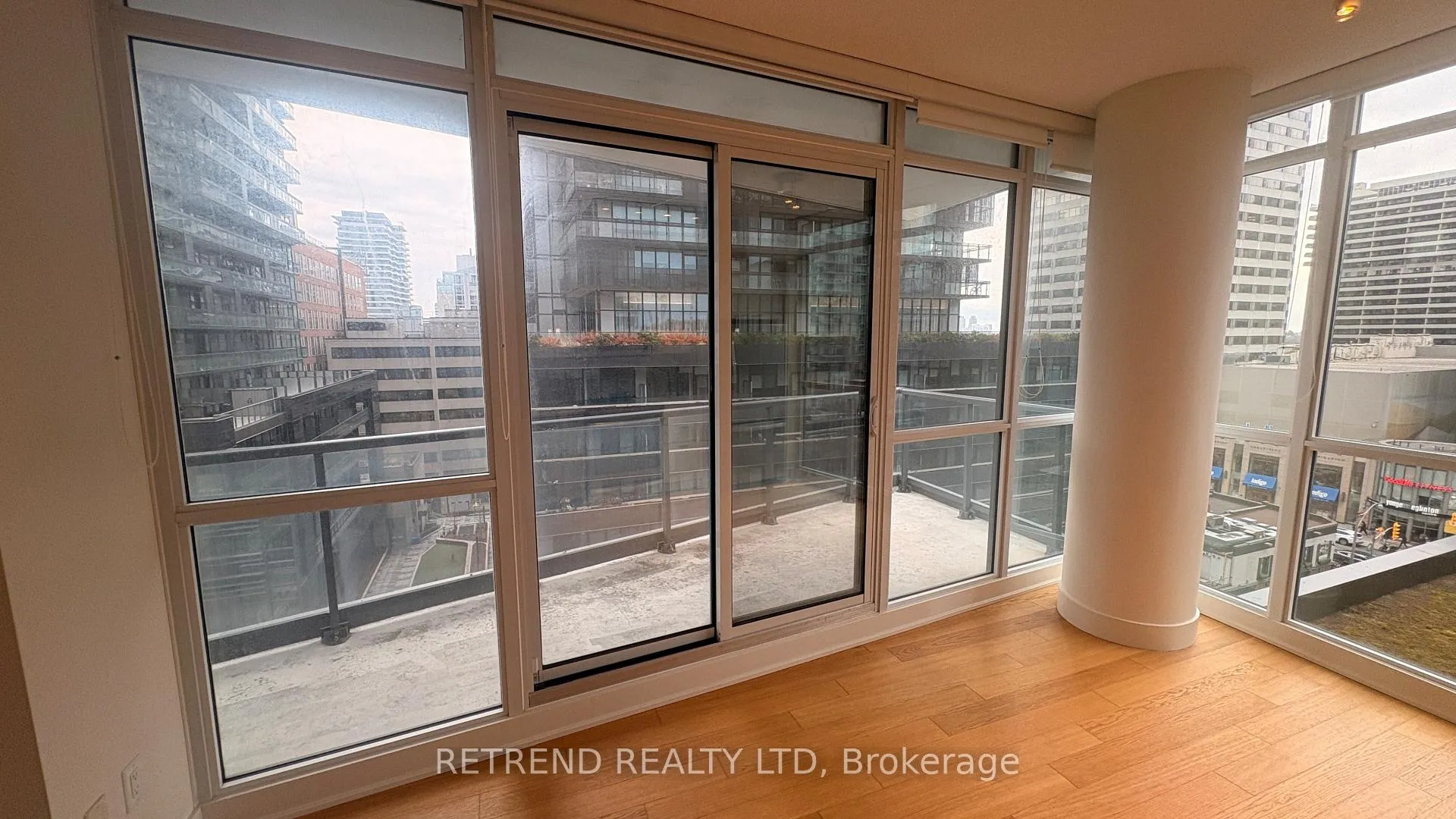 Photo 16 of Unit 802, 30 Roehmapton Avenue, Toronto, Mount Pleasant West — HOMEH