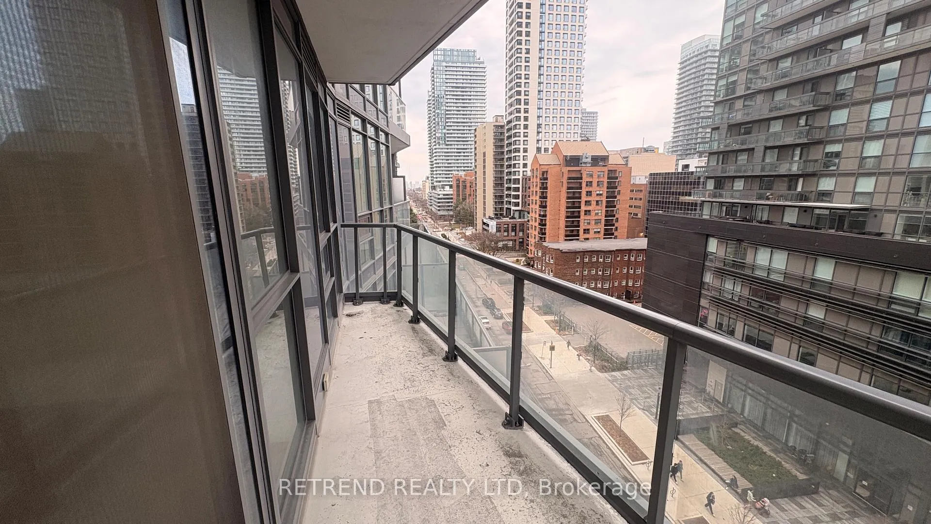 Photo 19 of Unit 802, 30 Roehmapton Avenue, Toronto, Mount Pleasant West — HOMEH
