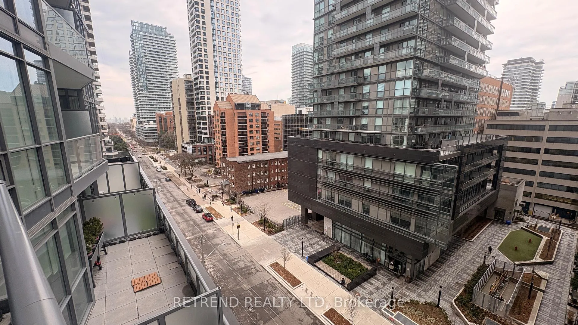 Photo 21 of Unit 802, 30 Roehmapton Avenue, Toronto, Mount Pleasant West — HOMEH