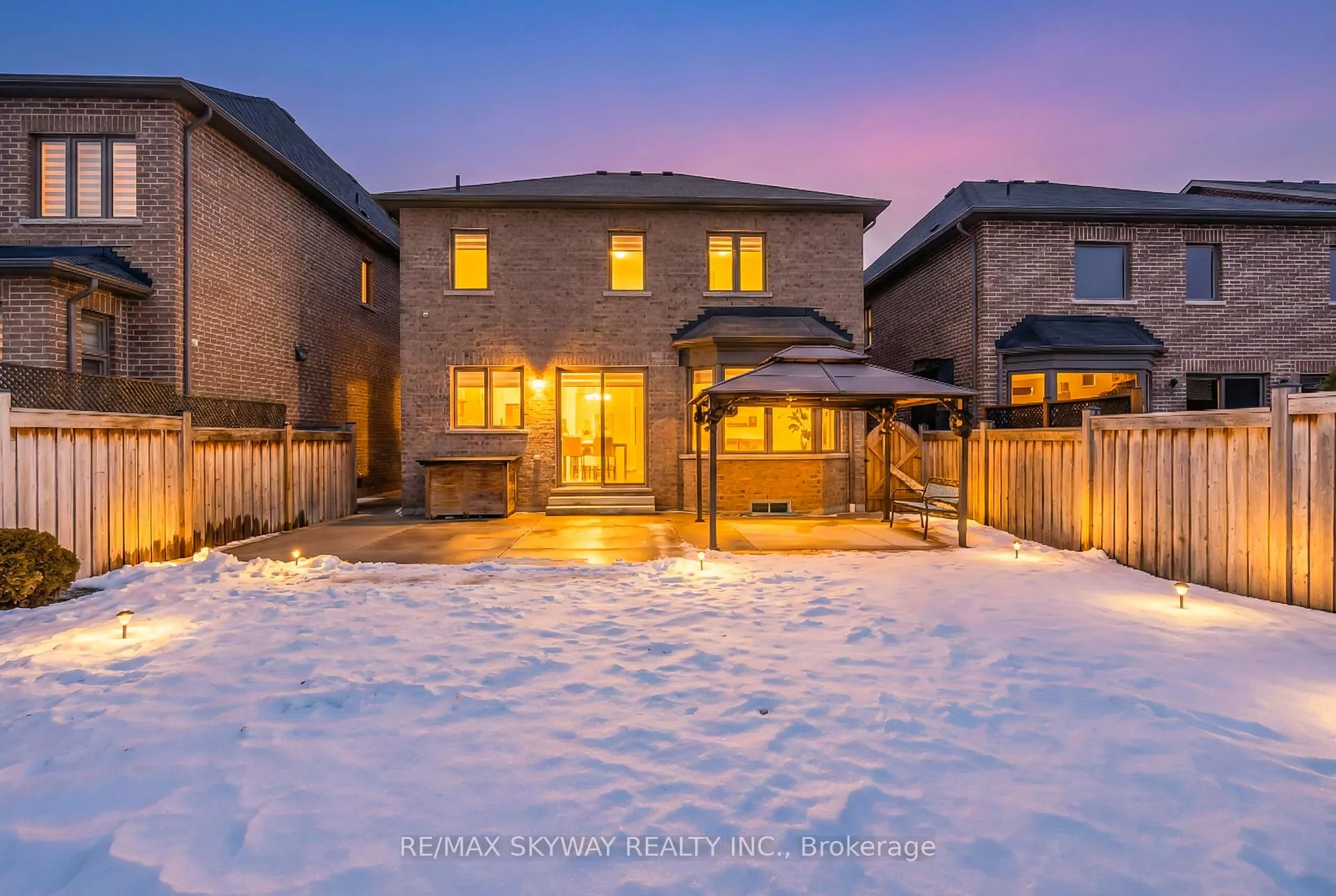 Photo 2 of 46 Ash Hill Avenue, Caledon, Caledon East — HOMEH
