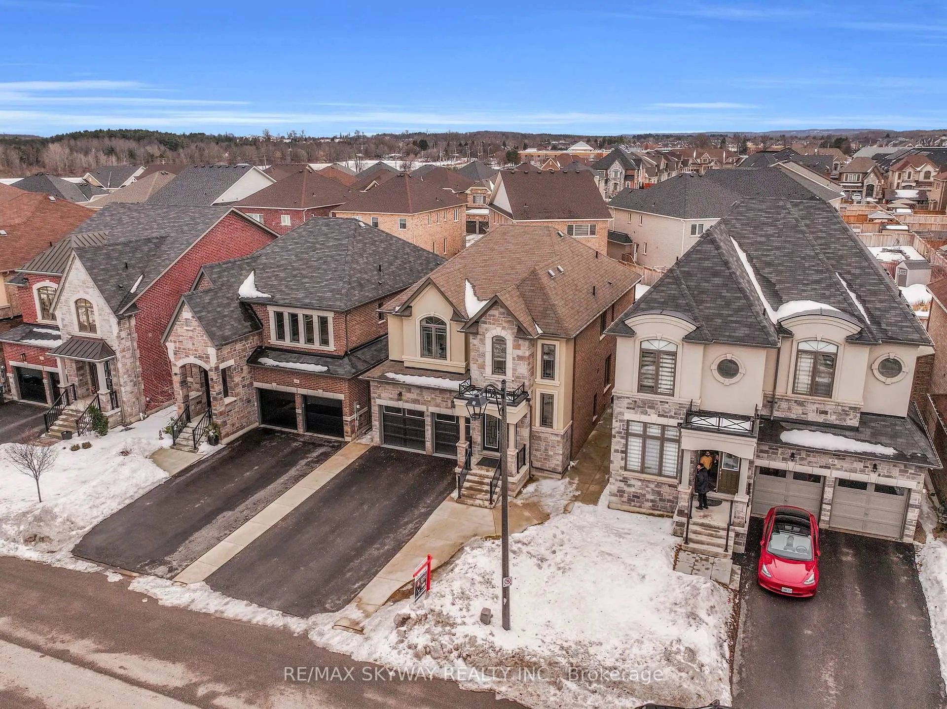 Photo 4 of 46 Ash Hill Avenue, Caledon, Caledon East — HOMEH