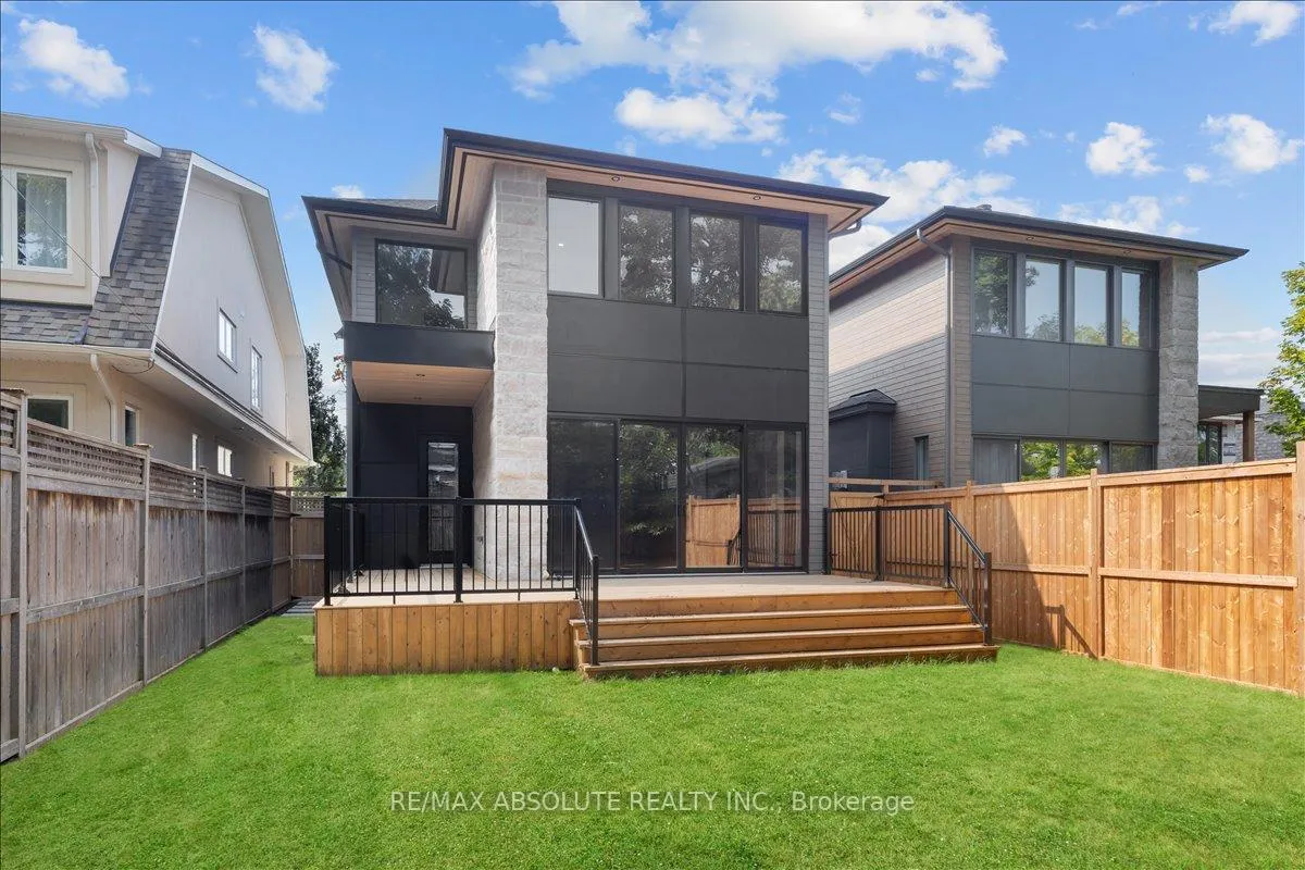 Photo 4 of 515 Roosevelt Avenue, Ottawa, McKellar/Highland — HOMEH