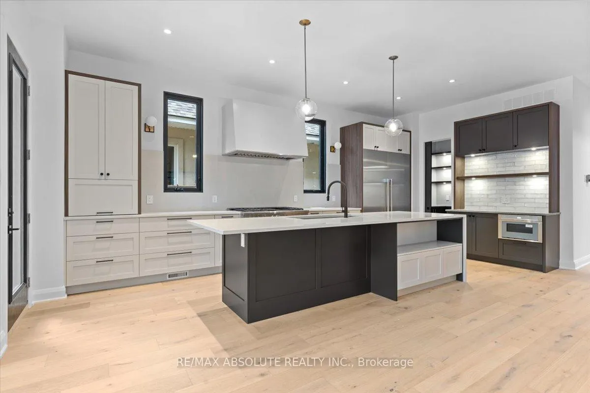 Photo 8 of 515 Roosevelt Avenue, Ottawa, McKellar/Highland — HOMEH