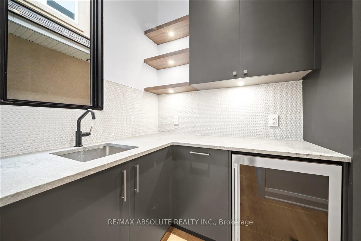 Photo 12 of 515 Roosevelt Avenue, Ottawa, McKellar/Highland — HOMEH