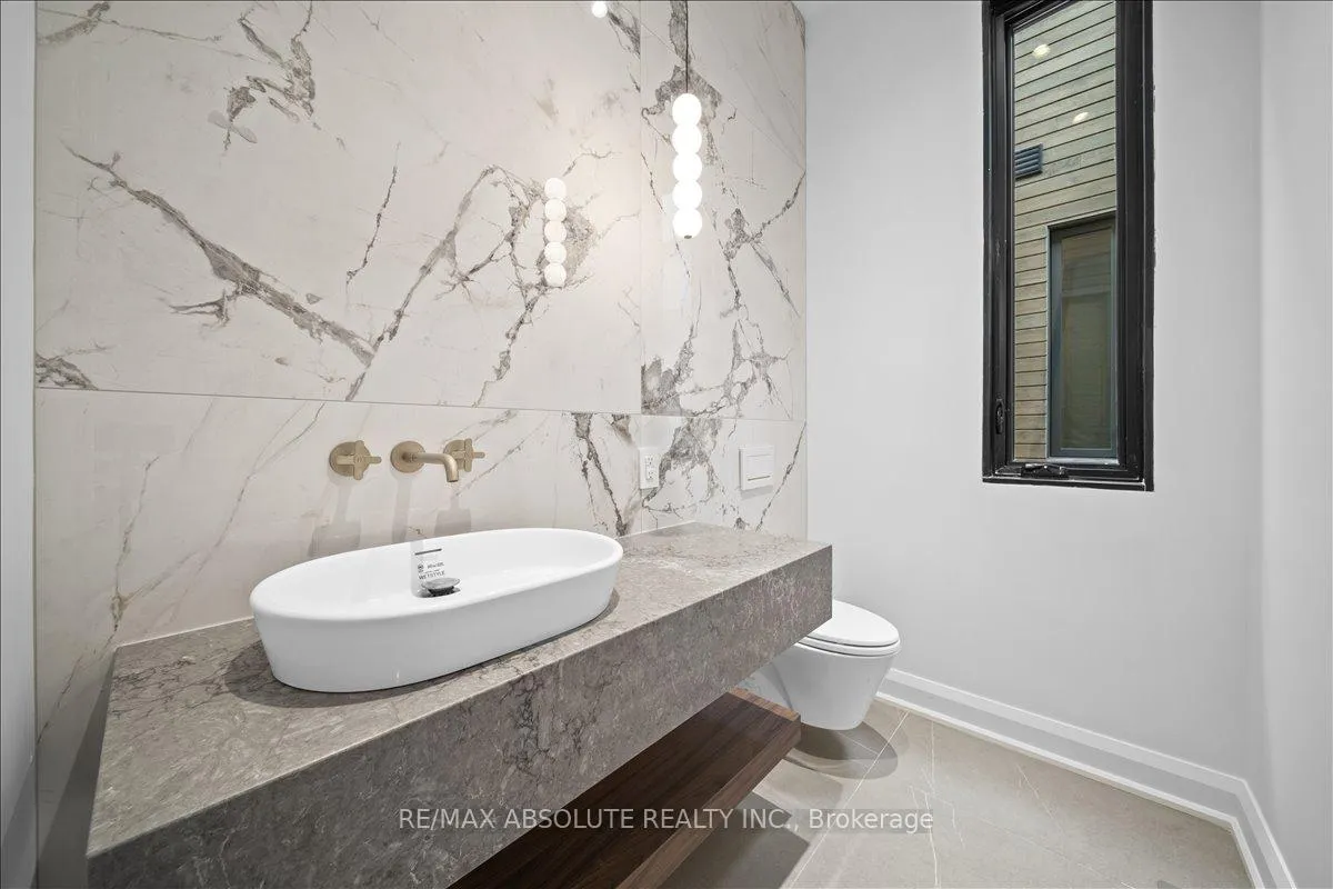 Photo 13 of 515 Roosevelt Avenue, Ottawa, McKellar/Highland — HOMEH