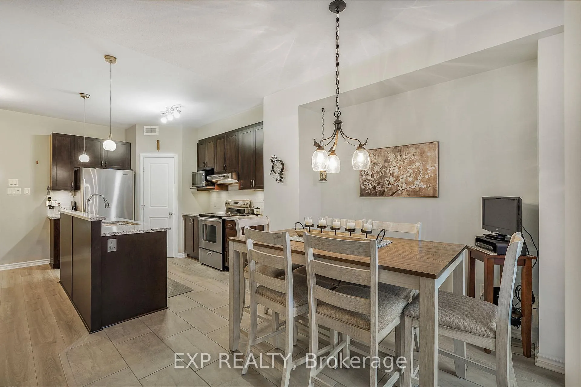Photo 8 of 342 Grammond Circle, Ottawa, Avalon West — HOMEH