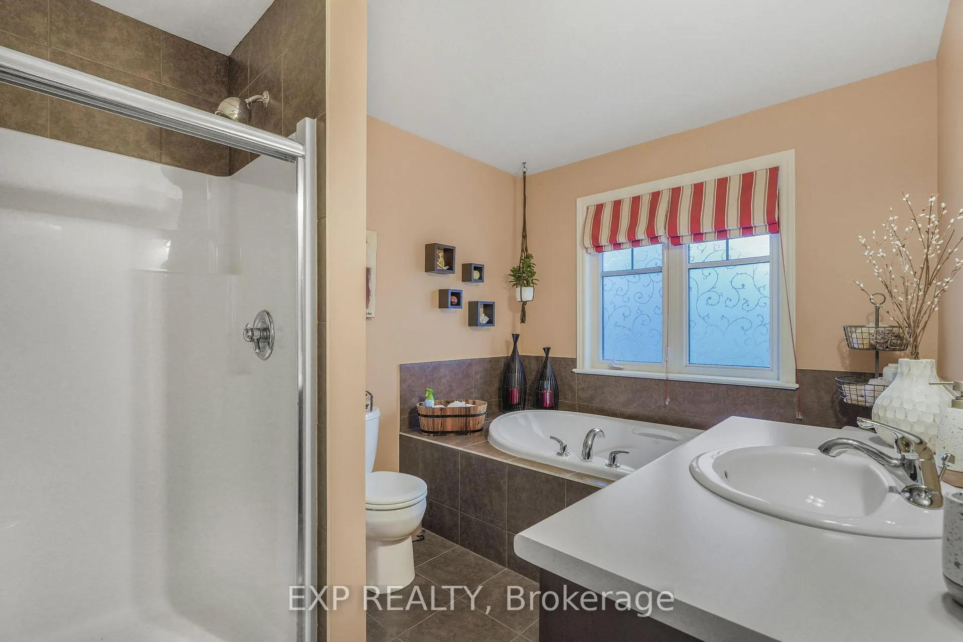 Photo 16 of 342 Grammond Circle, Ottawa, Avalon West — HOMEH