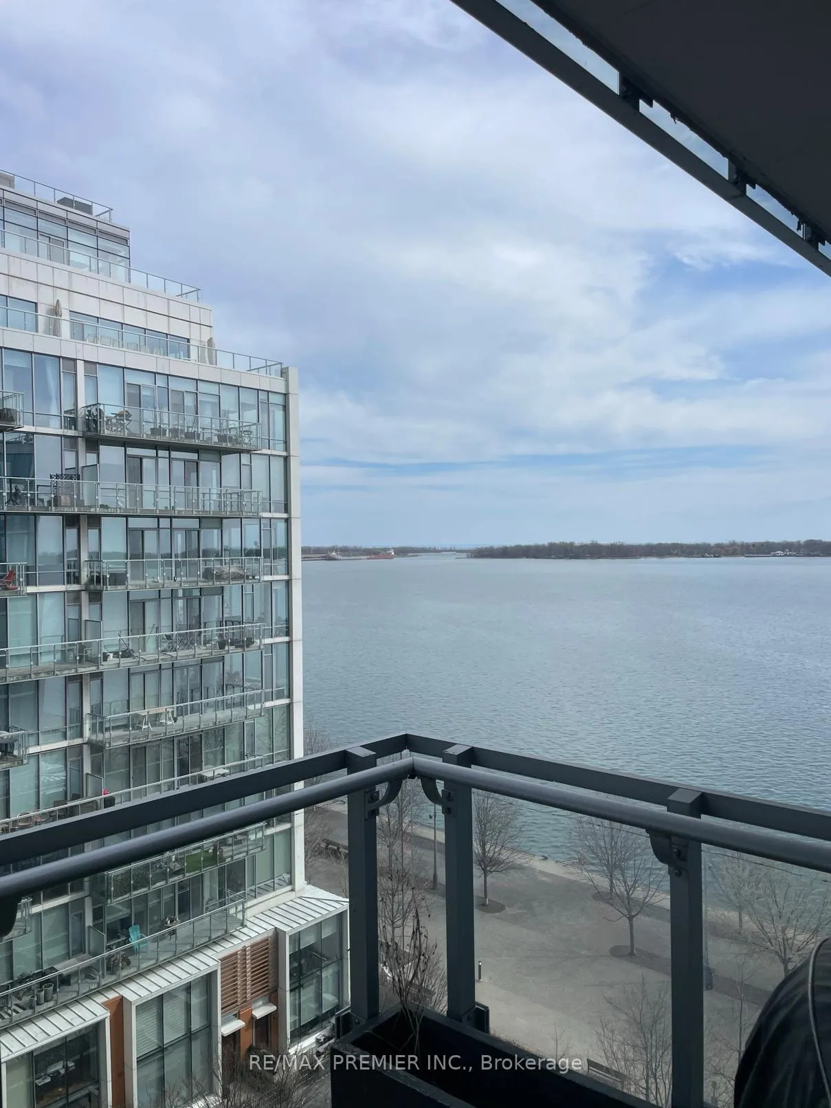 Photo 7 of Unit 809, 29 Queens Quay, Toronto, Waterfront Communities — HOMEH