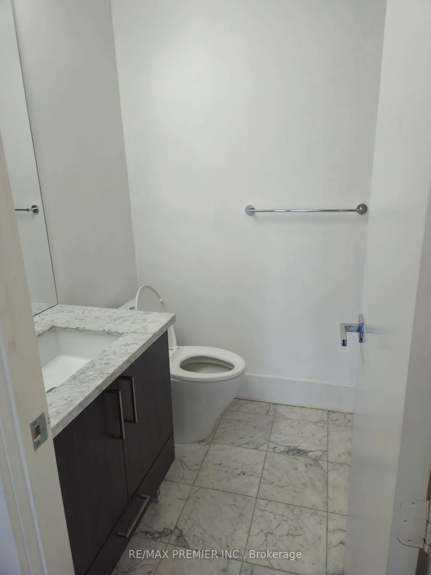 Photo 8 of Unit 809, 29 Queens Quay, Toronto, Waterfront Communities — HOMEH