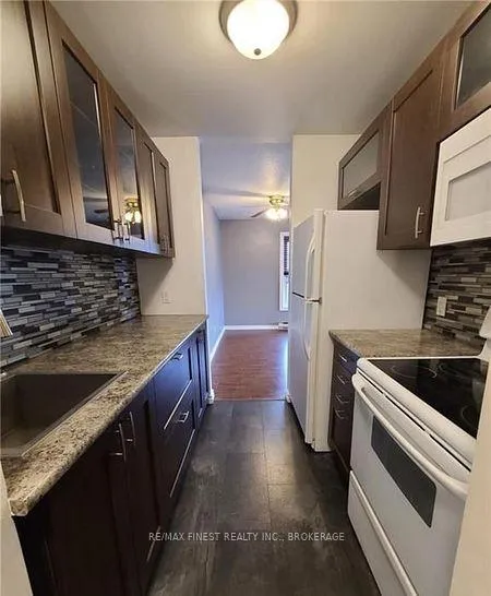 Photo 3 of Unit 404, 550a Talbot Place, Gananoque — HOMEH