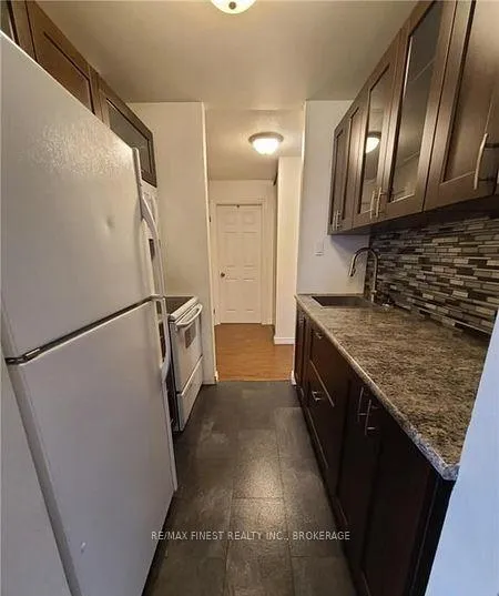 Photo 4 of Unit 404, 550a Talbot Place, Gananoque — HOMEH