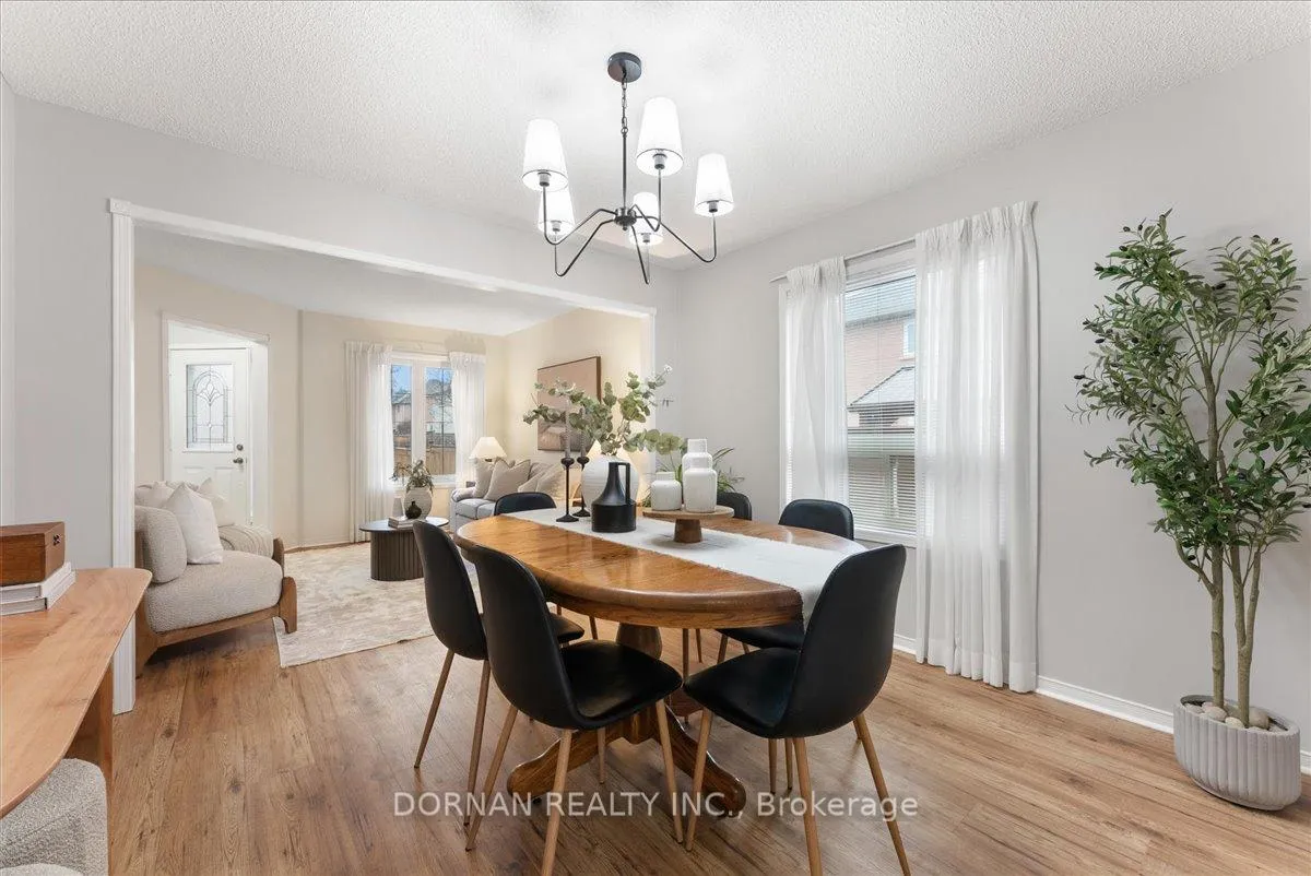 Photo 11 of 3 Bancroft Crescent, Whitby, Williamsburg — HOMEH