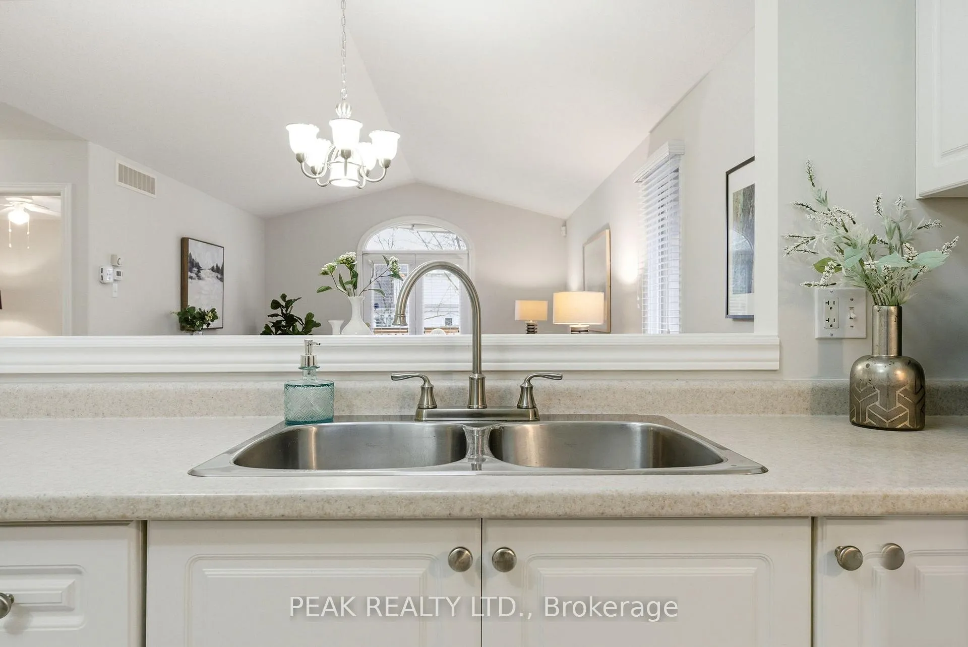 Photo 13 of Unit 11, 73 Morton Avenue, Brantford — HOMEH