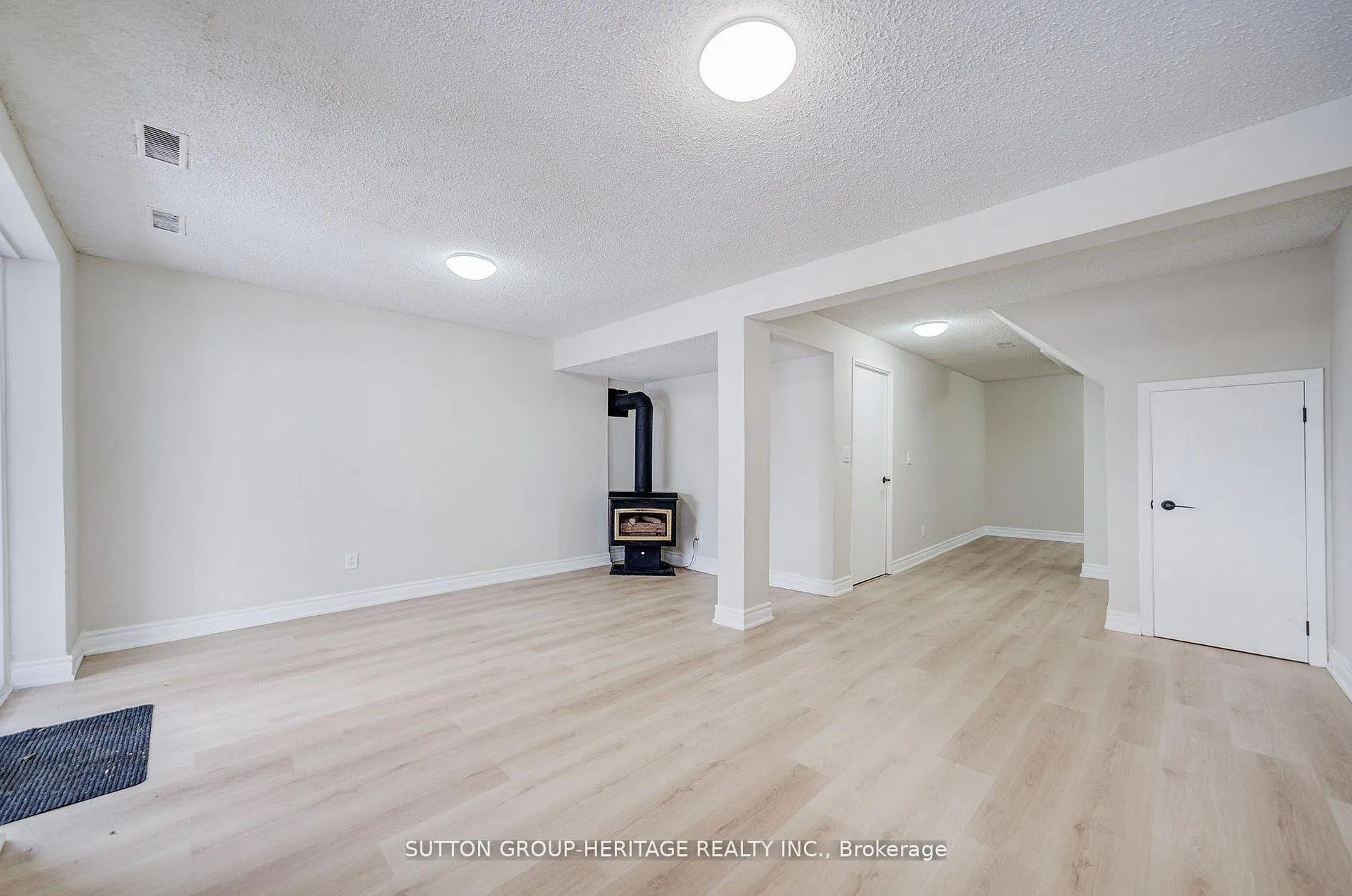 Photo 33 of 639 Down Crescent, Oshawa, Donevan — HOMEH