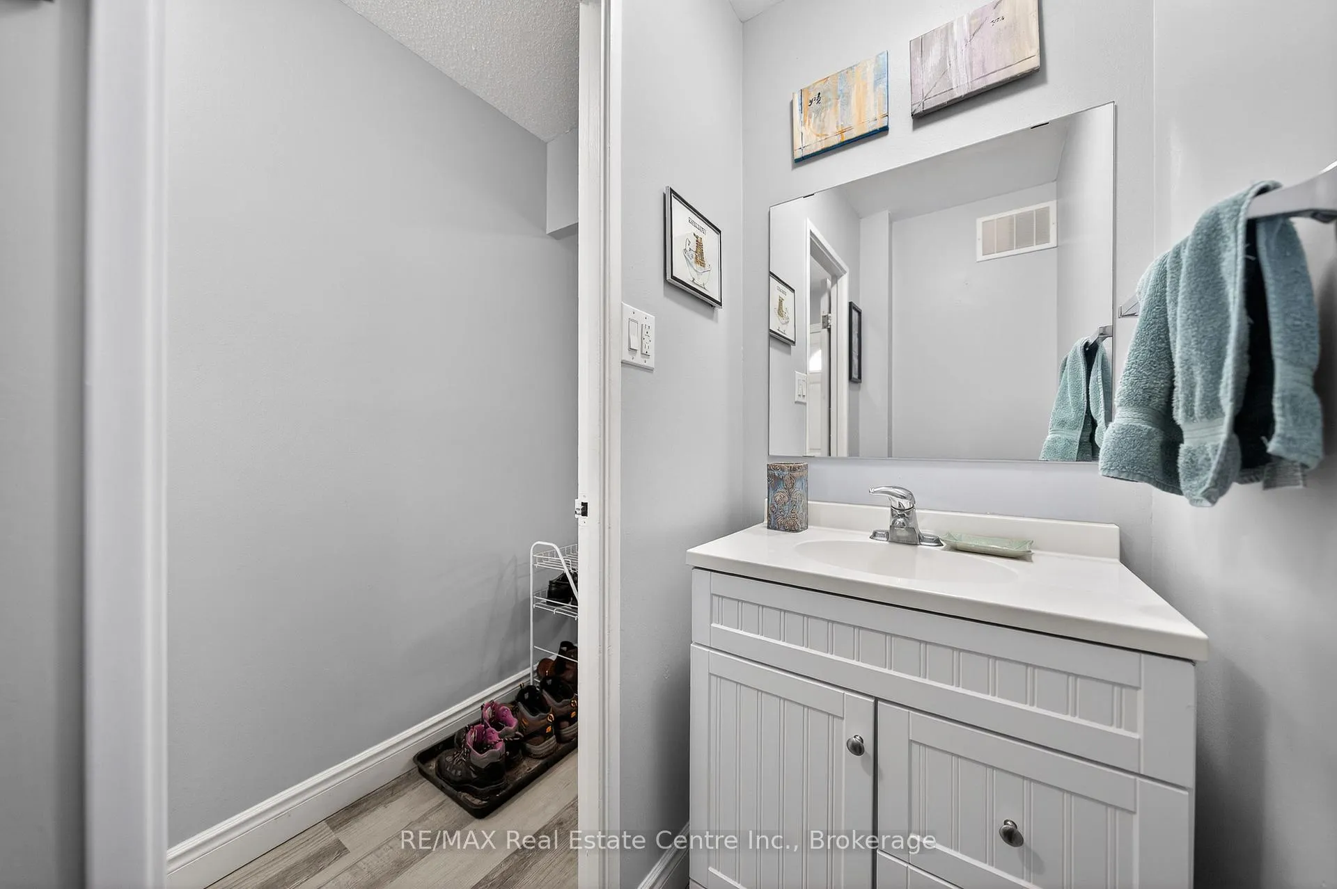 Photo 5 of Unit 10, 144 Jansen Avenue, Kitchener — HOMEH