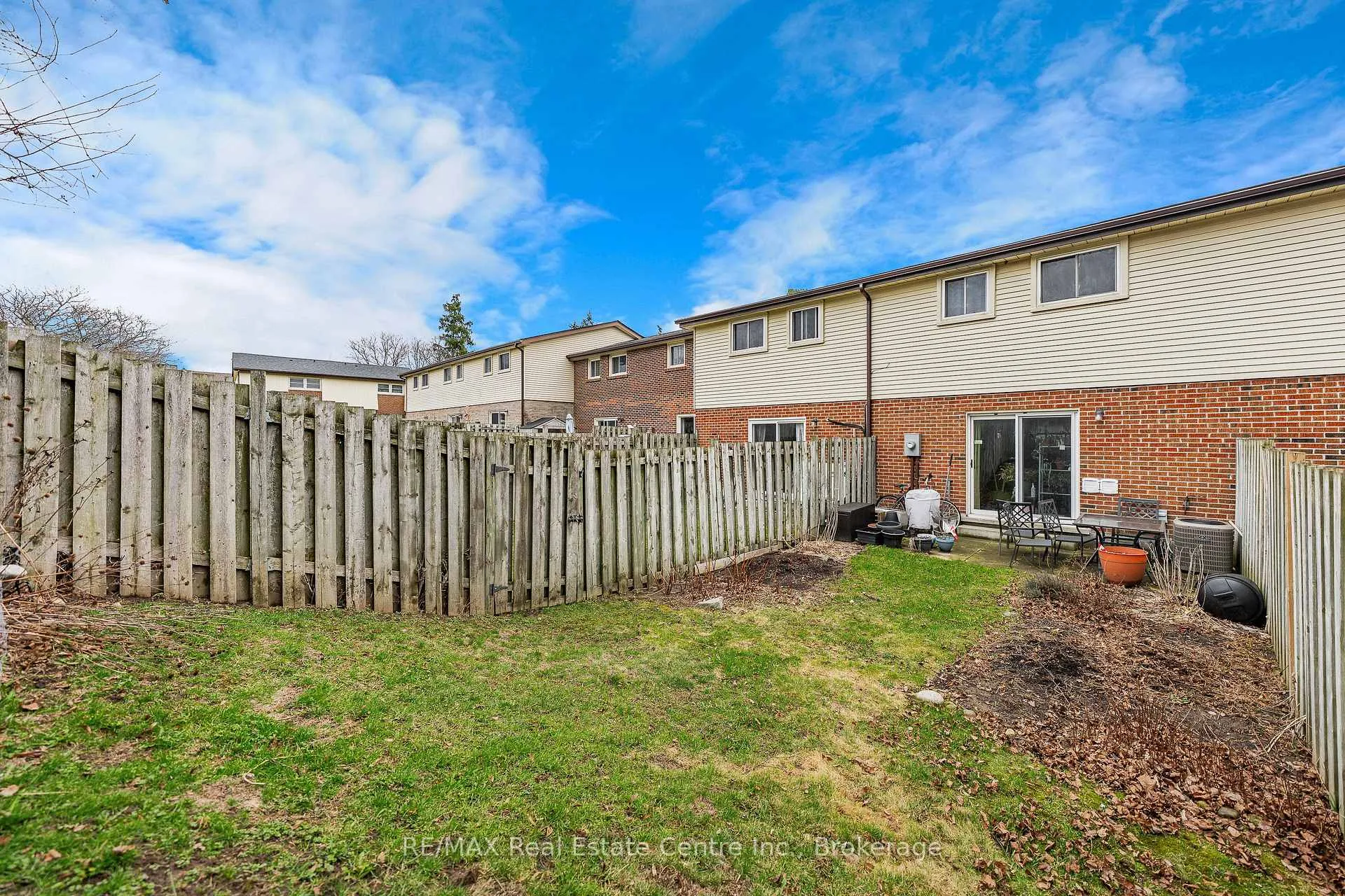 Photo 14 of Unit 10, 144 Jansen Avenue, Kitchener — HOMEH