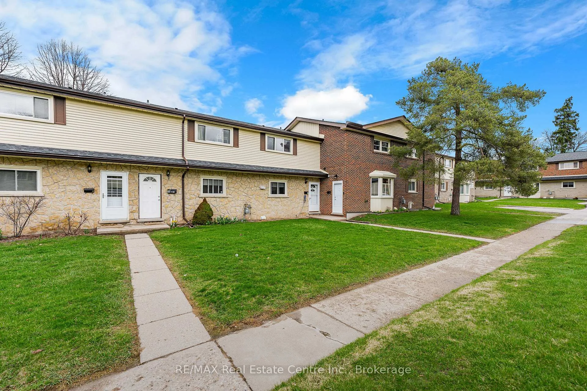 Photo 17 of Unit 10, 144 Jansen Avenue, Kitchener — HOMEH