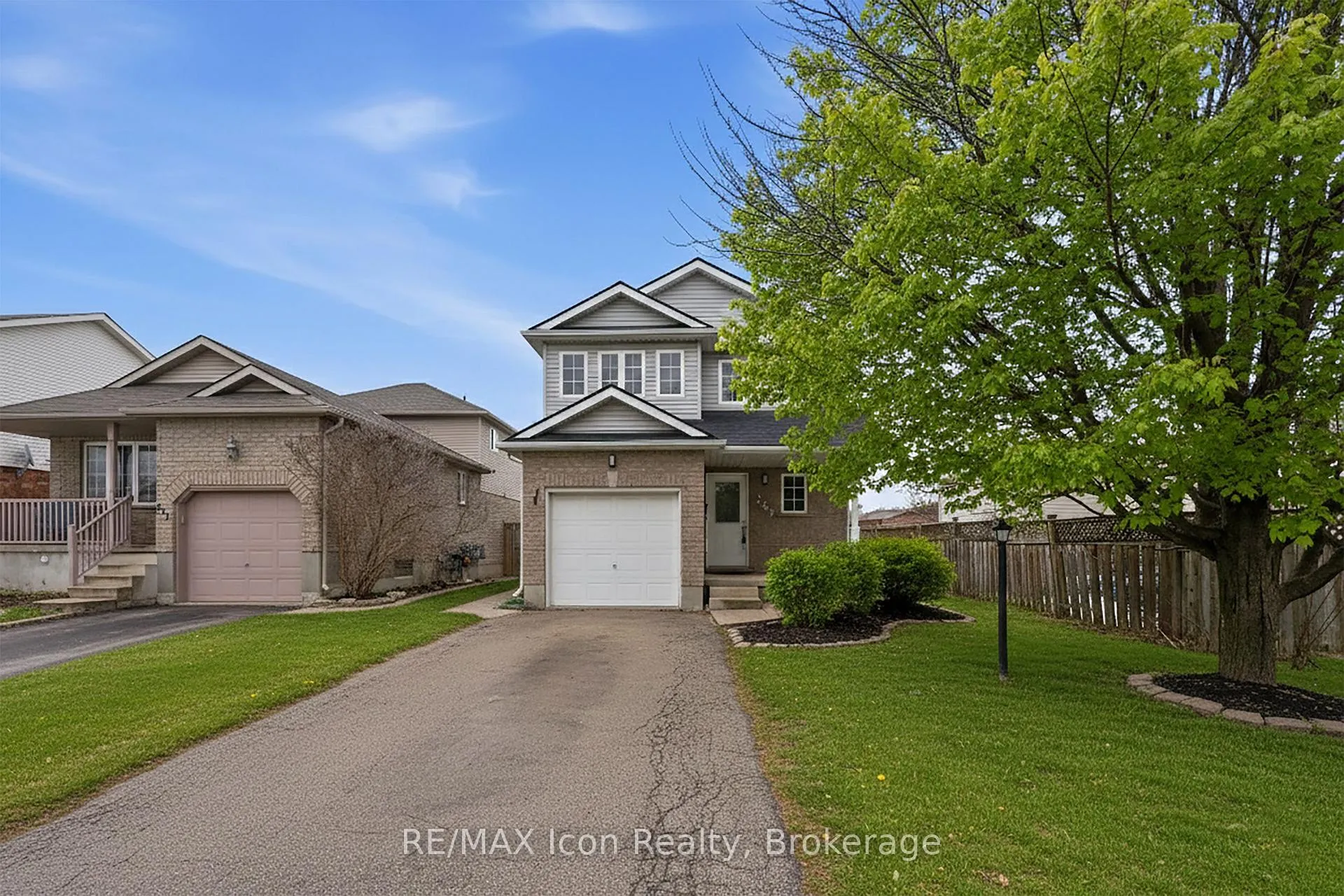Photo 3 of 269 Millburn Boulevard, Centre Wellington, Fergus — HOMEH