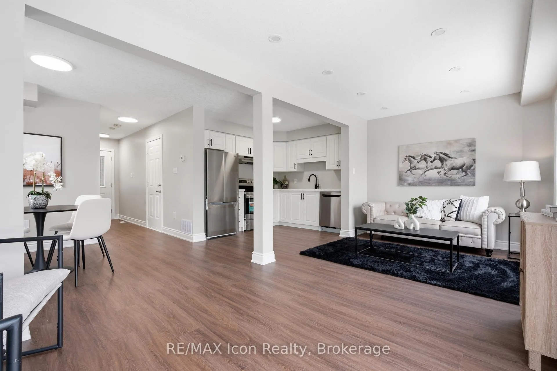 Photo 5 of 269 Millburn Boulevard, Centre Wellington, Fergus — HOMEH