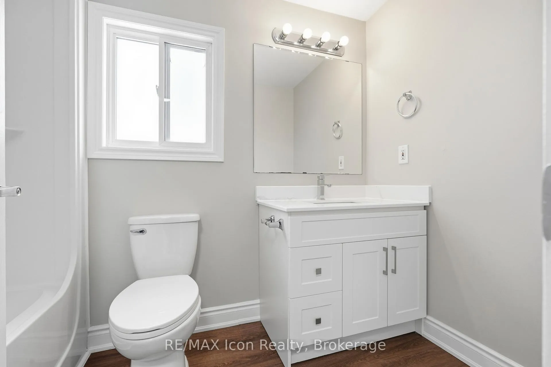 Photo 33 of 269 Millburn Boulevard, Centre Wellington, Fergus — HOMEH