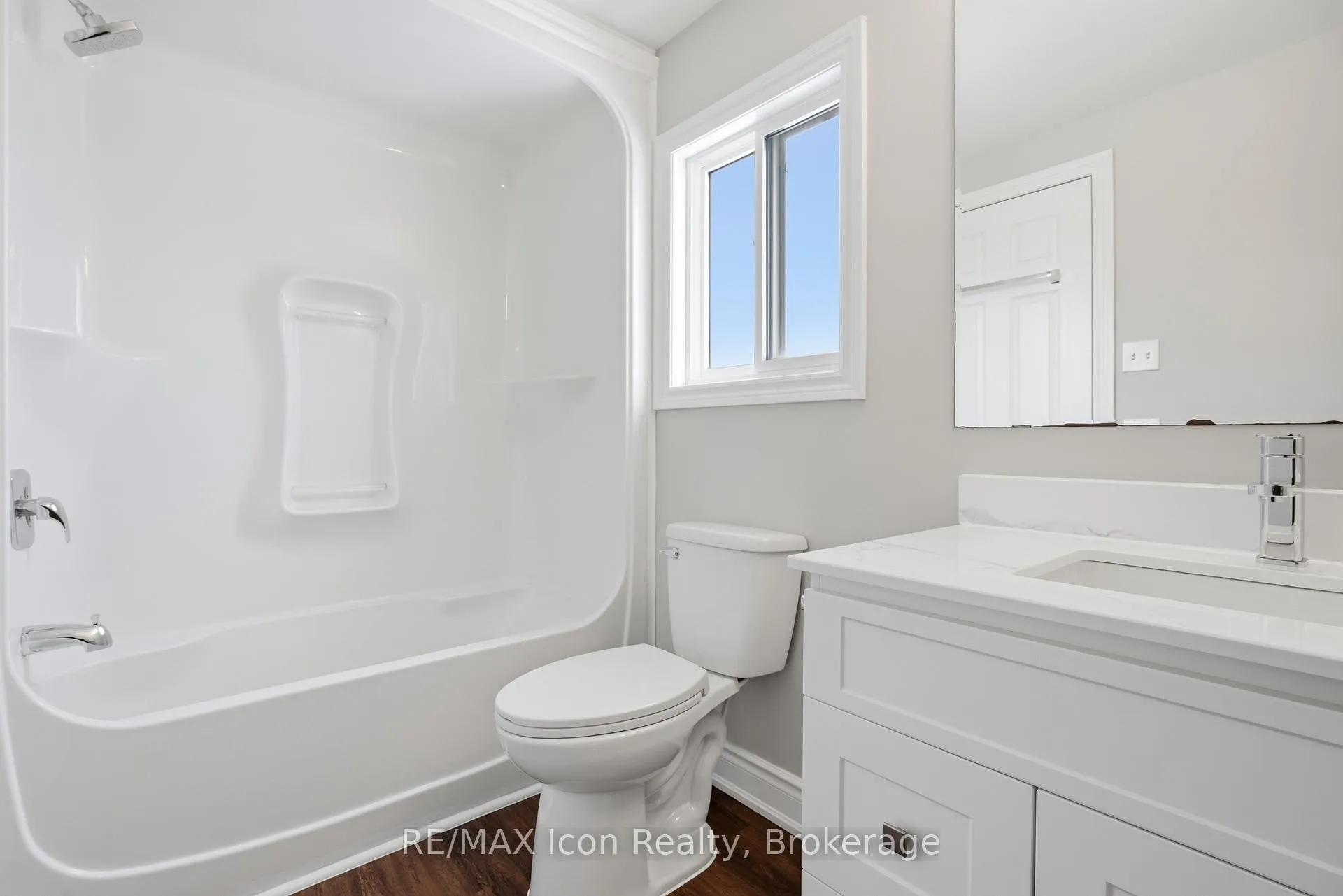 Photo 34 of 269 Millburn Boulevard, Centre Wellington, Fergus — HOMEH