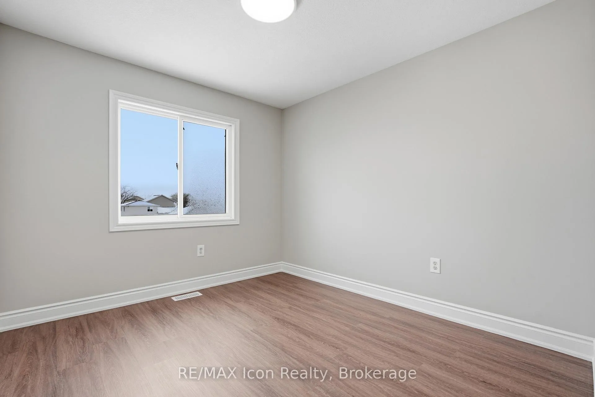 Photo 36 of 269 Millburn Boulevard, Centre Wellington, Fergus — HOMEH