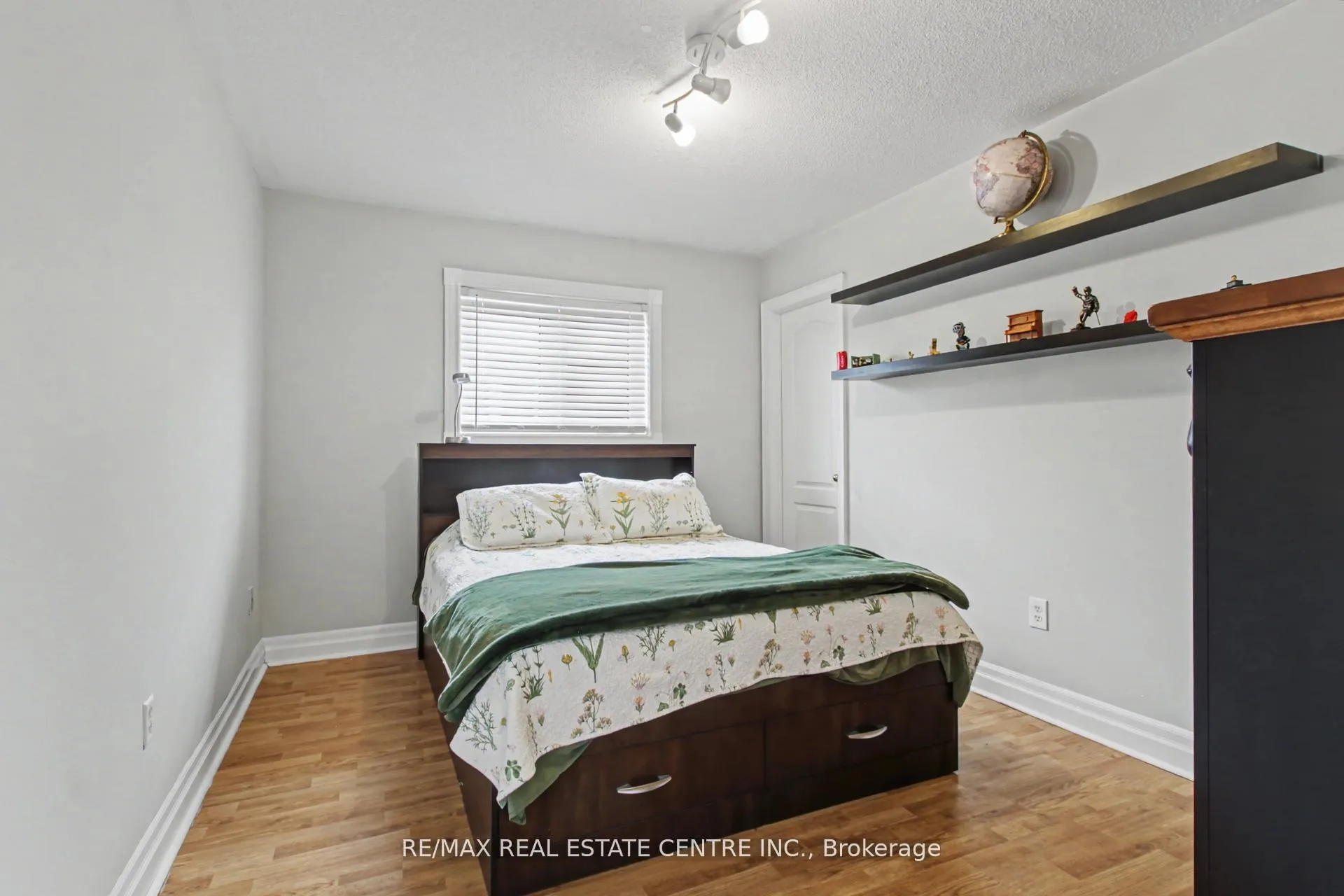Photo 19 of 18 Baccarat Crescent, Brampton, Snelgrove — HOMEH