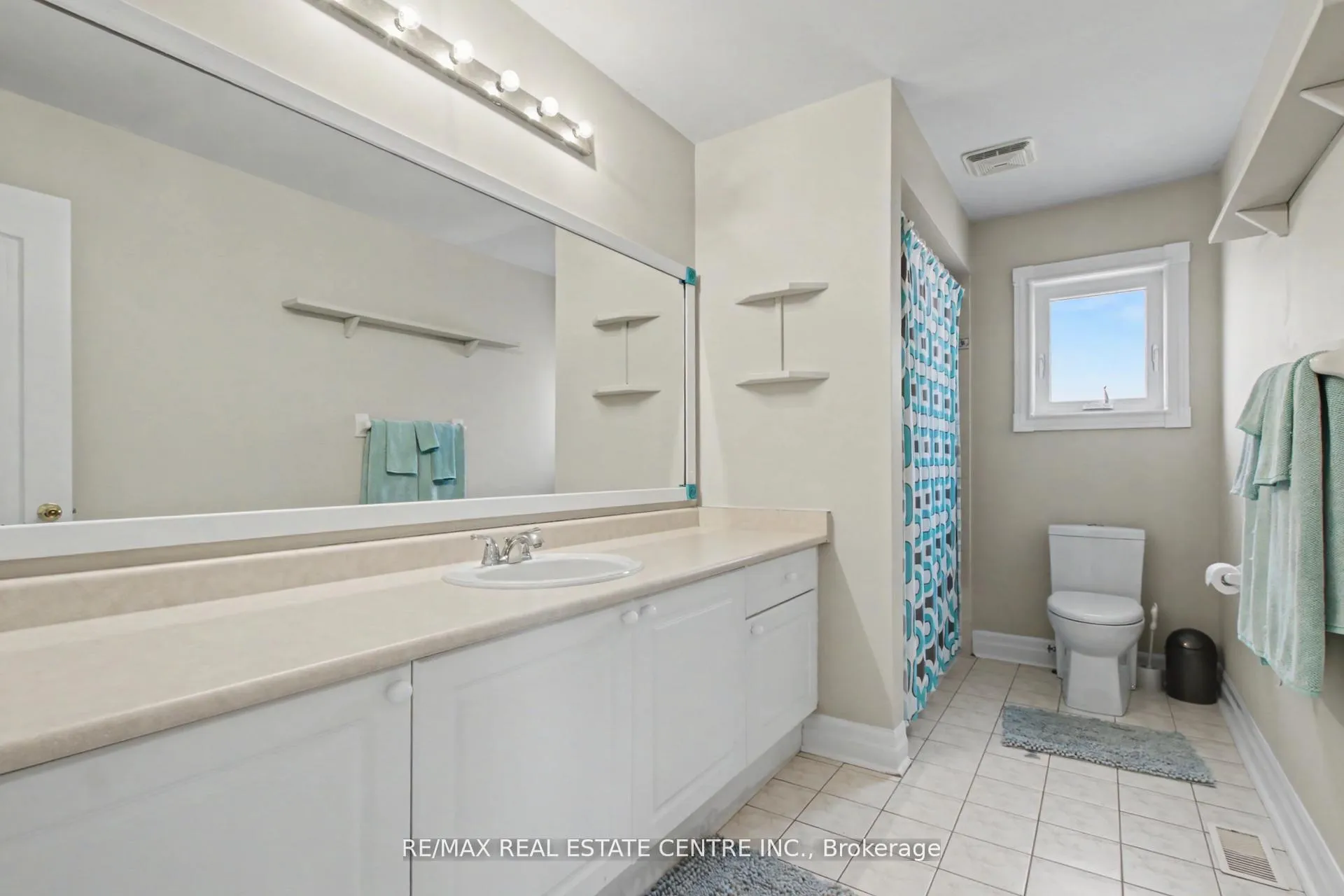 Photo 20 of 18 Baccarat Crescent, Brampton, Snelgrove — HOMEH