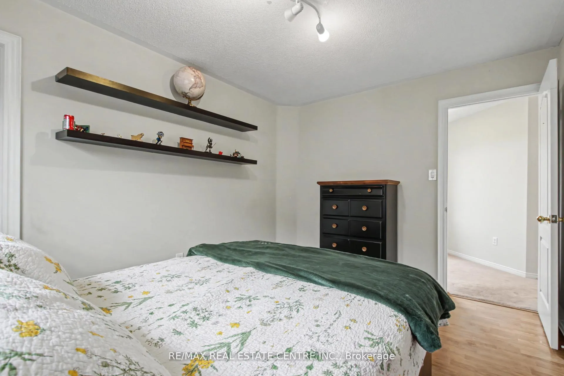 Photo 21 of 18 Baccarat Crescent, Brampton, Snelgrove — HOMEH