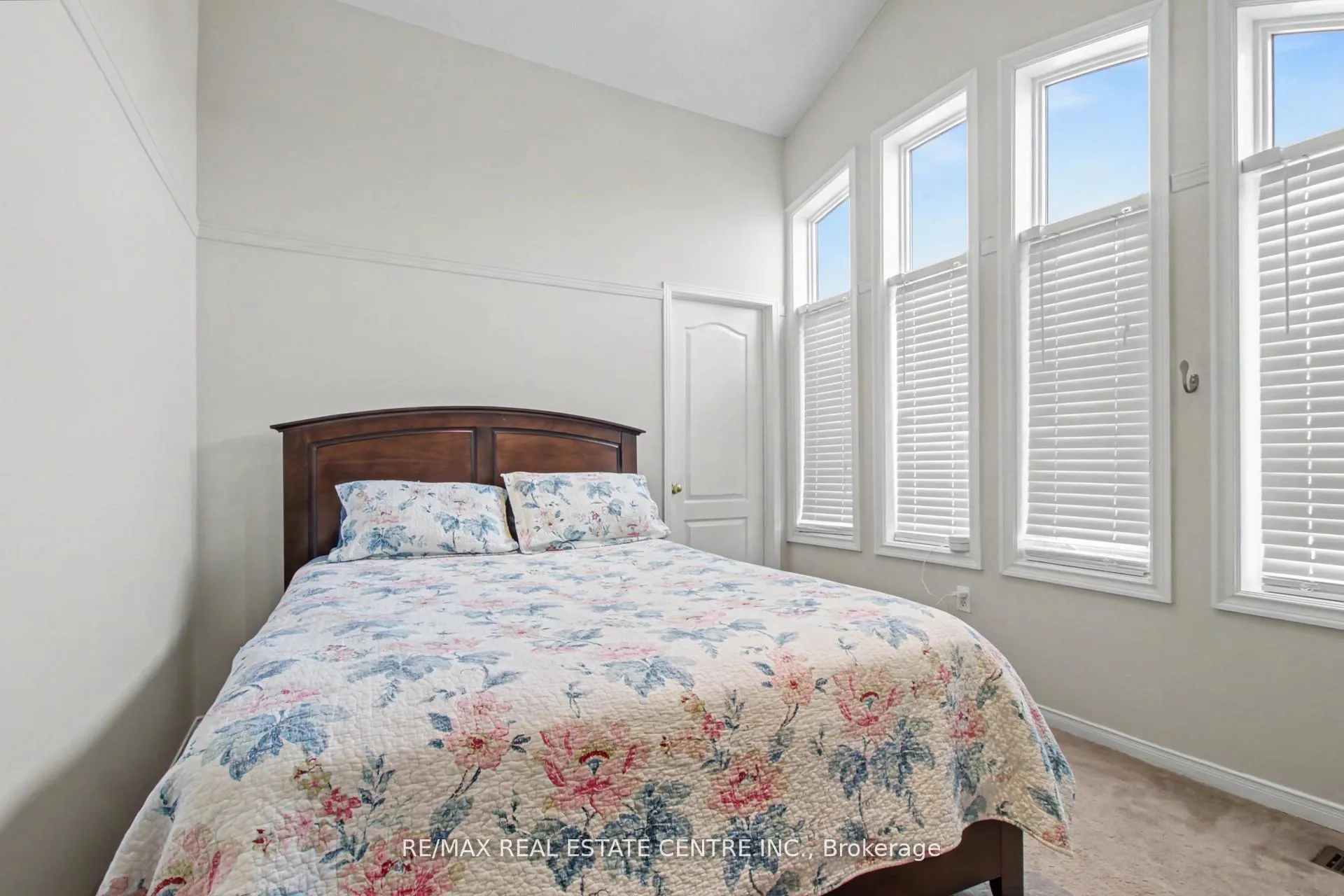 Photo 22 of 18 Baccarat Crescent, Brampton, Snelgrove — HOMEH