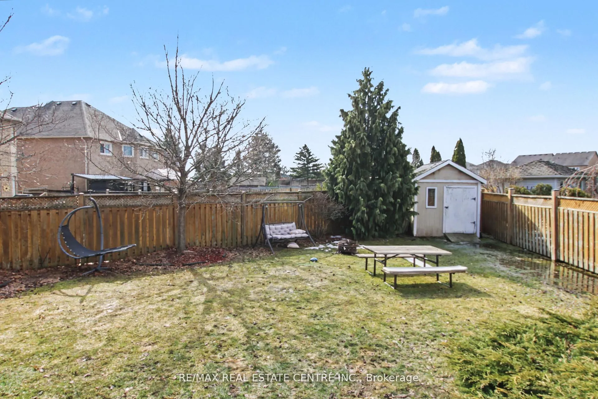 Photo 33 of 18 Baccarat Crescent, Brampton, Snelgrove — HOMEH