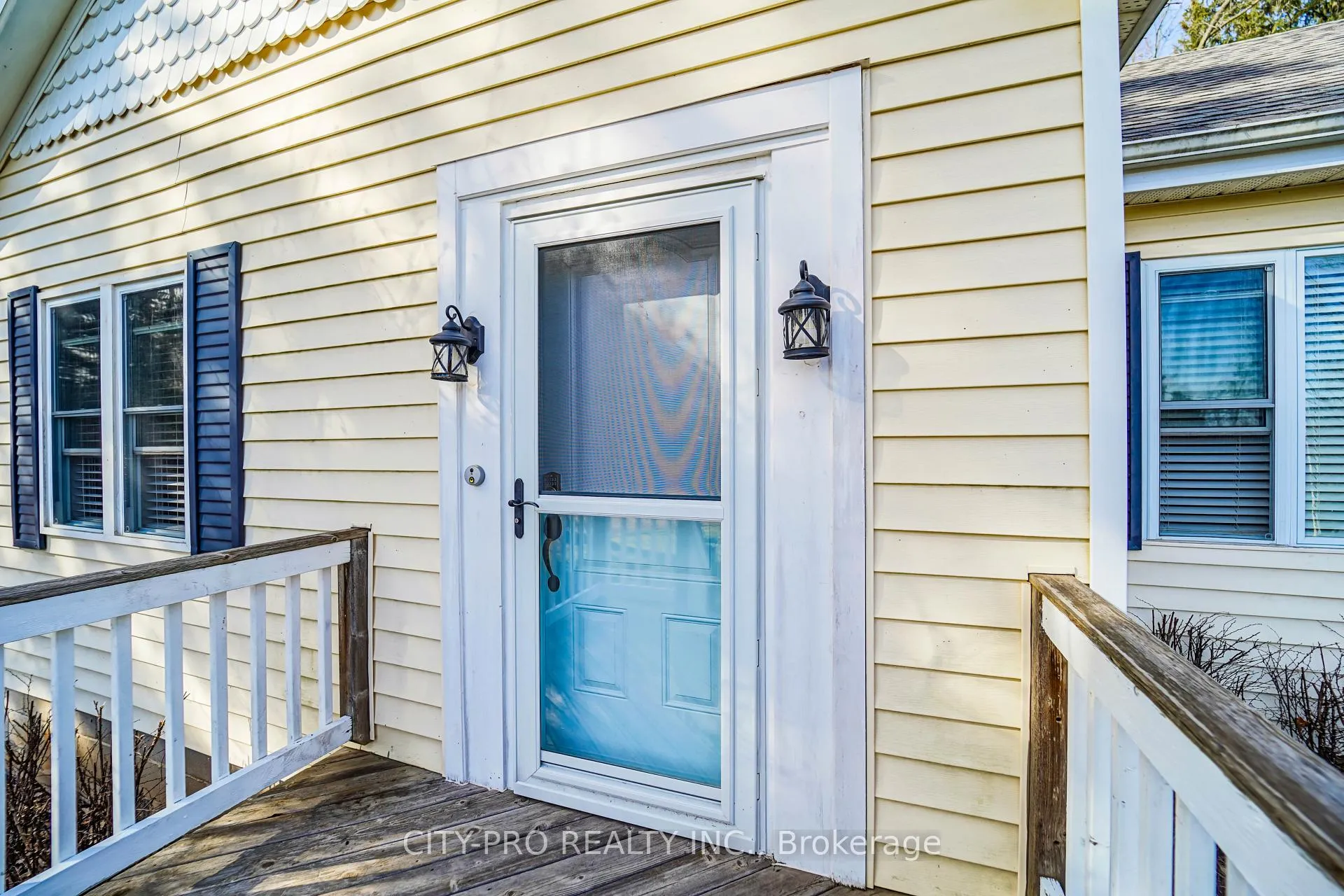 Photo 4 of 443 5th Concession Road W, Hamilton, Rural Flamborough — HOMEH