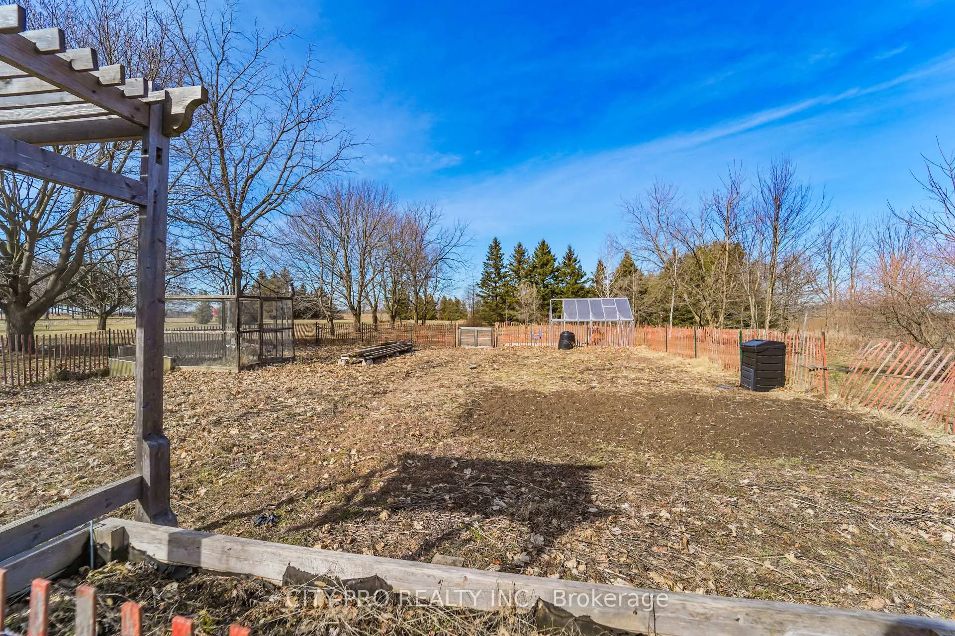 Photo 10 of 443 5th Concession Road W, Hamilton, Rural Flamborough — HOMEH