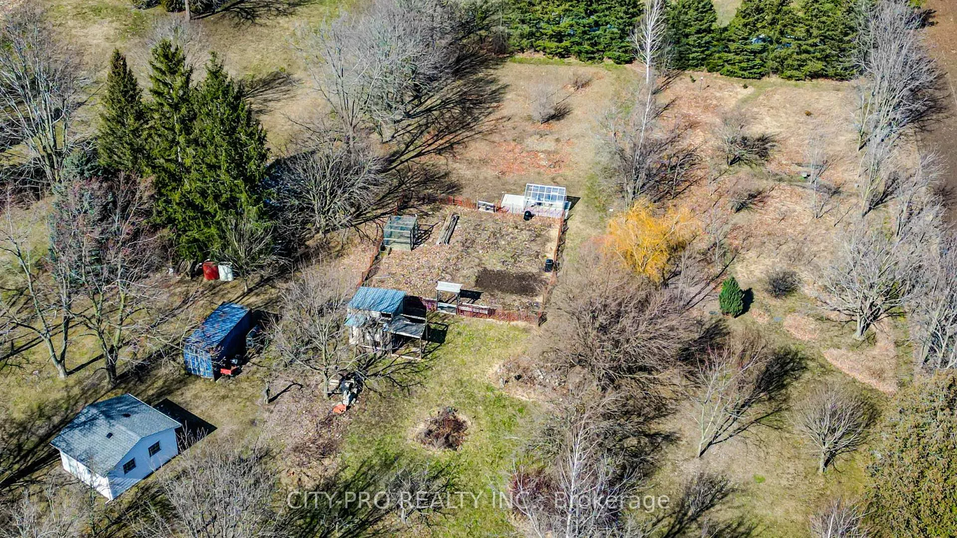 Photo 13 of 443 5th Concession Road W, Hamilton, Rural Flamborough — HOMEH