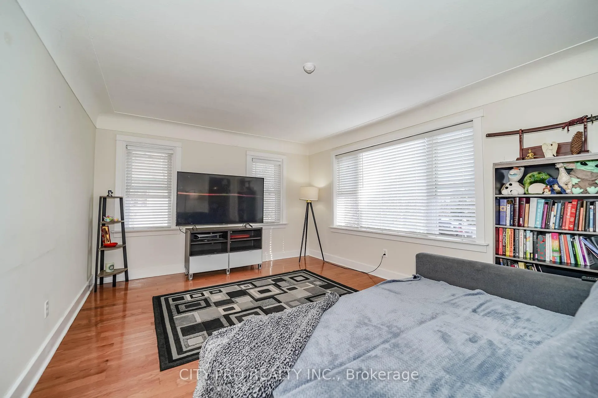 Photo 15 of 443 5th Concession Road W, Hamilton, Rural Flamborough — HOMEH