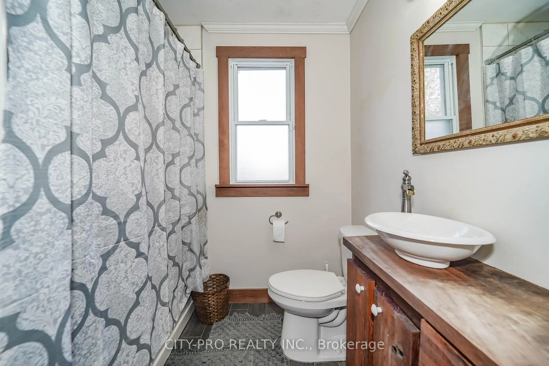Photo 23 of 443 5th Concession Road W, Hamilton, Rural Flamborough — HOMEH