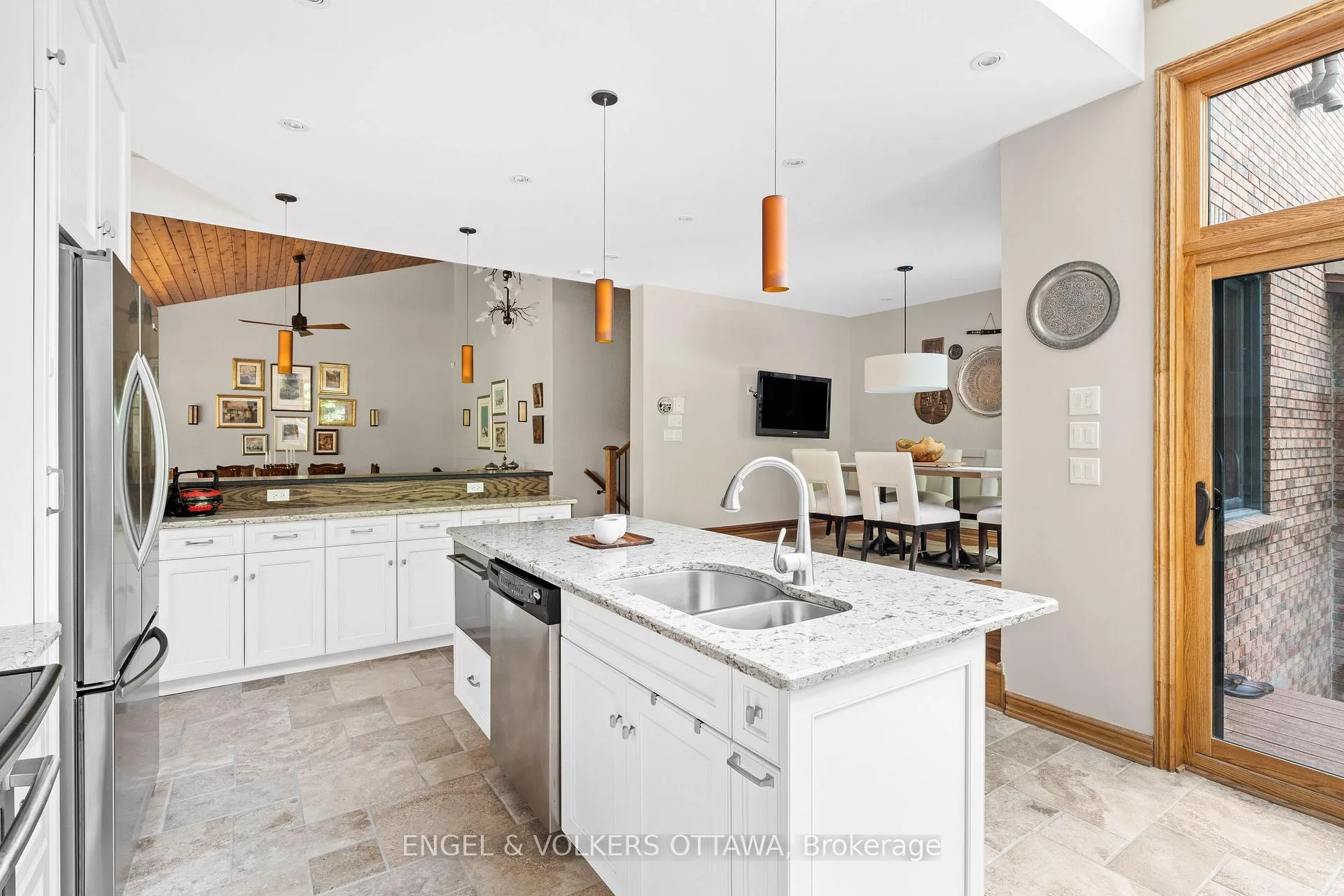 Photo 12 of 37 Revol Road, Ottawa, Merivale Gardens — HOMEH