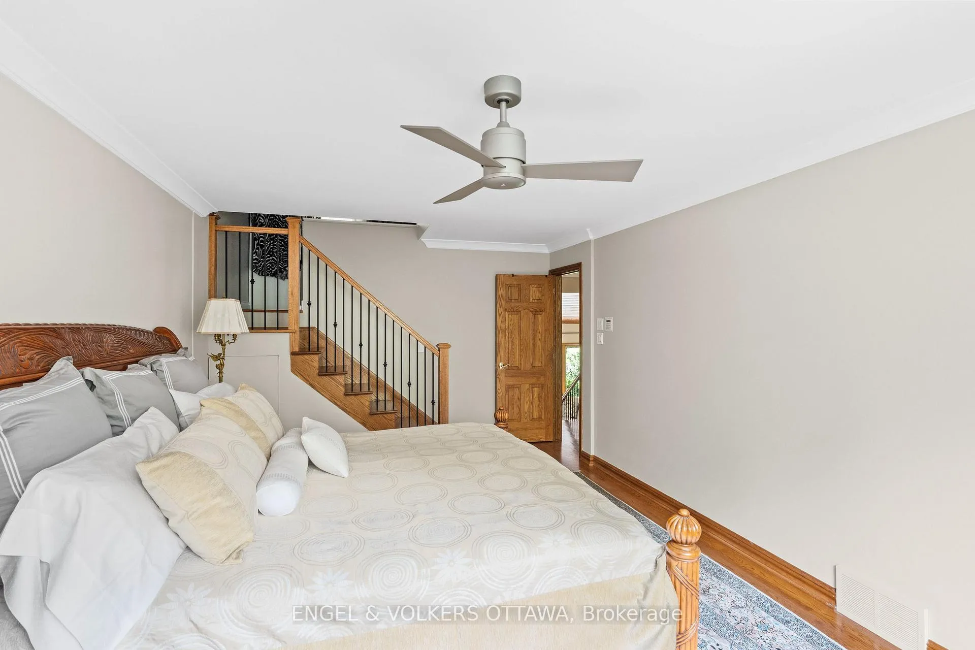Photo 22 of 37 Revol Road, Ottawa, Merivale Gardens — HOMEH