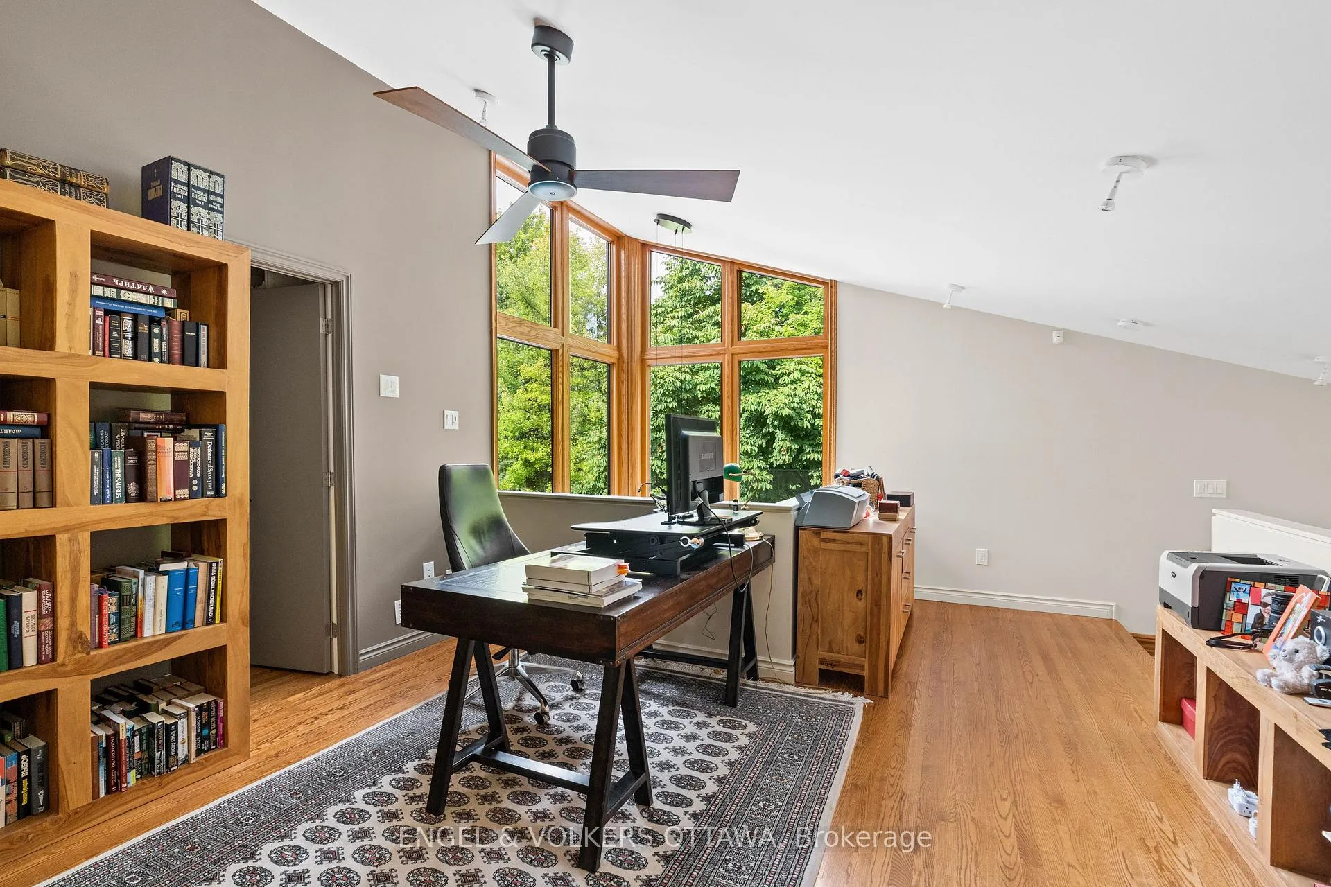 Photo 23 of 37 Revol Road, Ottawa, Merivale Gardens — HOMEH