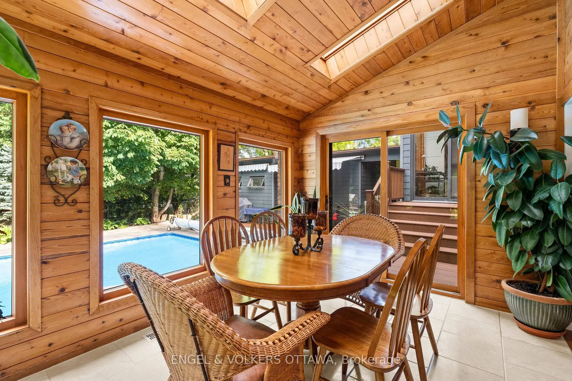Photo 28 of 37 Revol Road, Ottawa, Merivale Gardens — HOMEH
