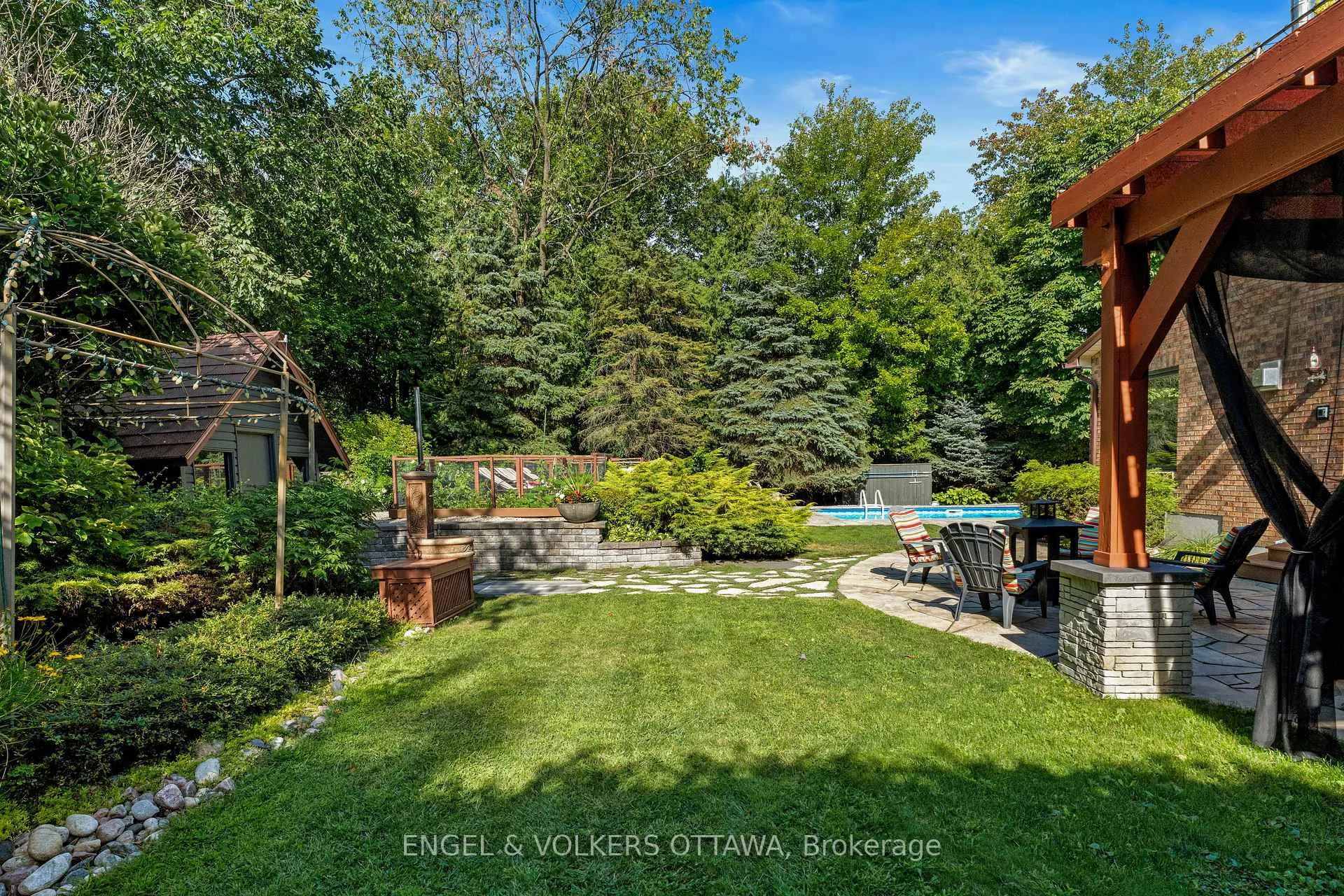 Photo 38 of 37 Revol Road, Ottawa, Merivale Gardens — HOMEH