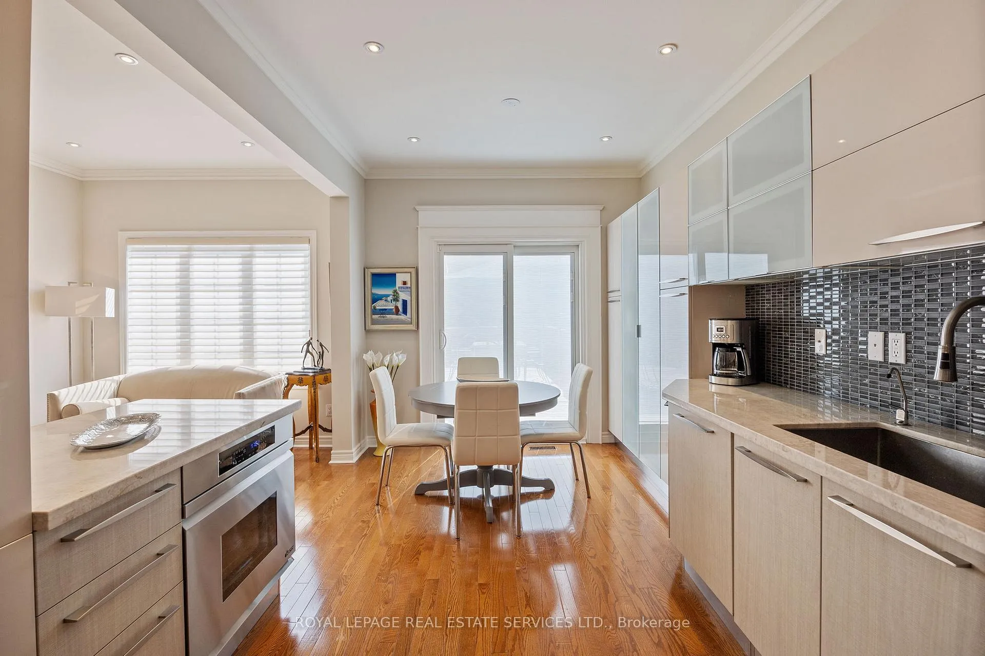 Photo 7 of 140 Kingsbridge Circle, Vaughan, Beverley Glen — HOMEH