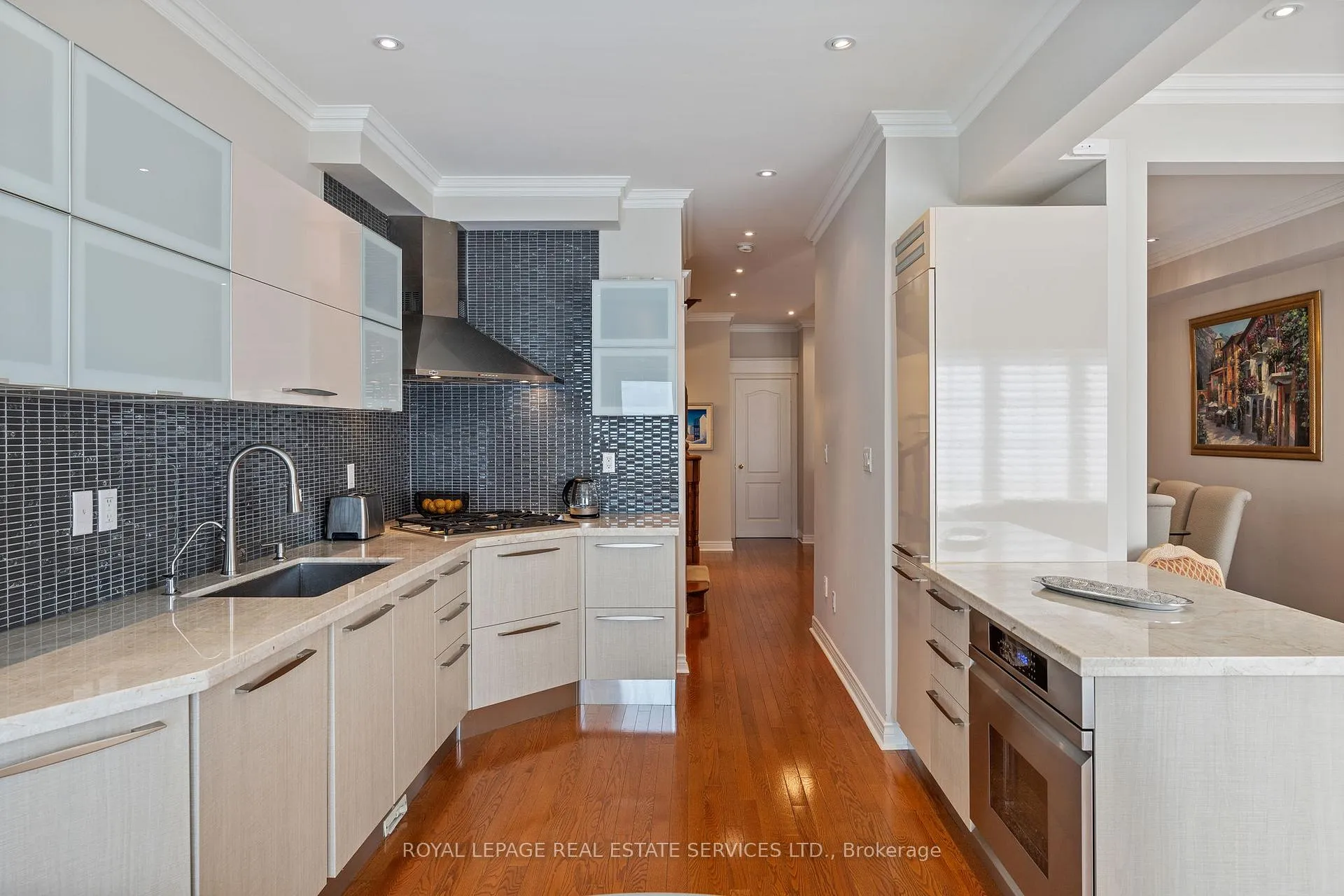 Photo 9 of 140 Kingsbridge Circle, Vaughan, Beverley Glen — HOMEH