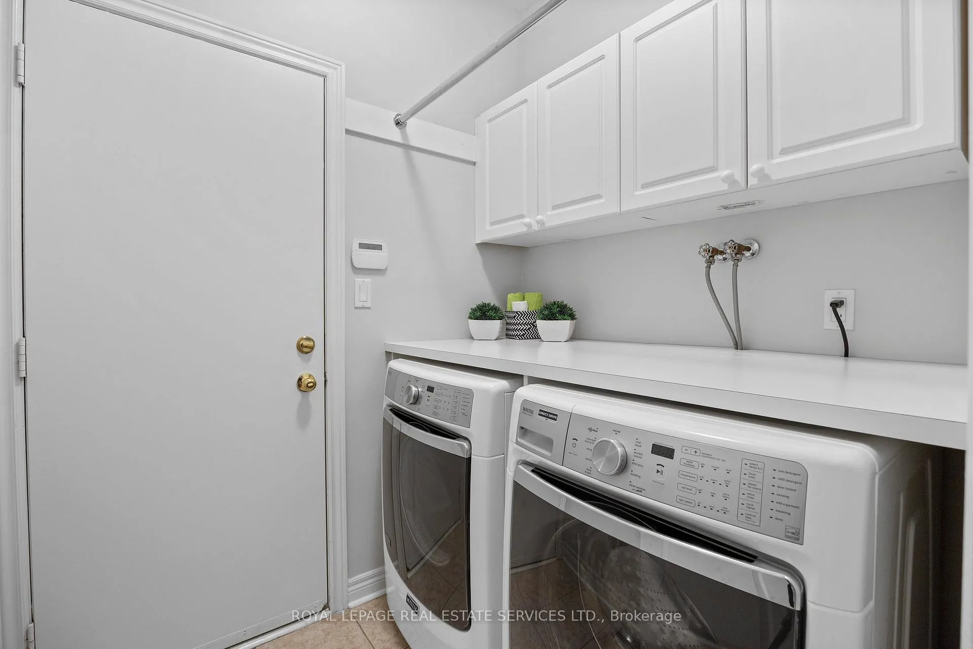Photo 13 of 140 Kingsbridge Circle, Vaughan, Beverley Glen — HOMEH