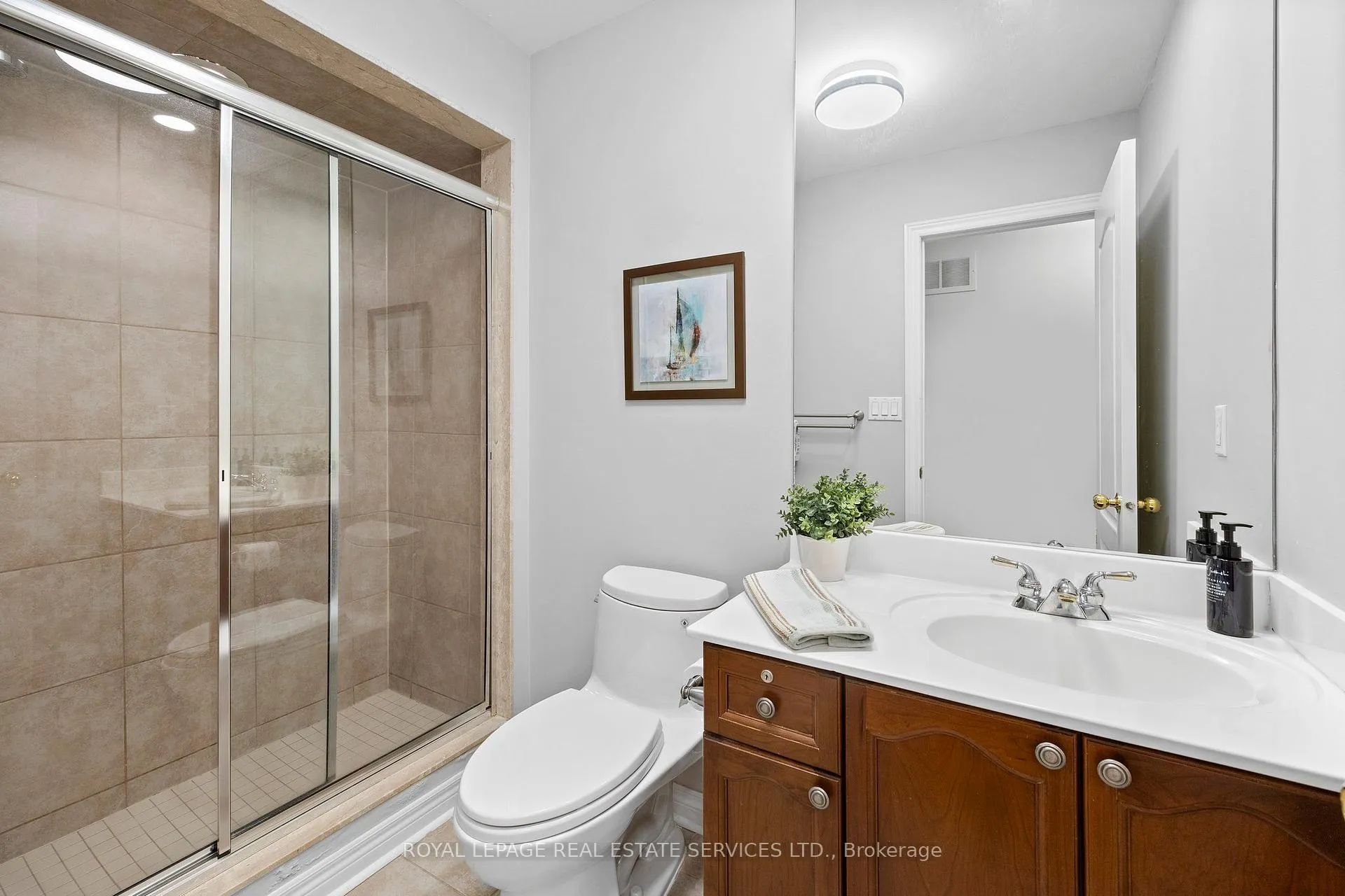 Photo 20 of 140 Kingsbridge Circle, Vaughan, Beverley Glen — HOMEH