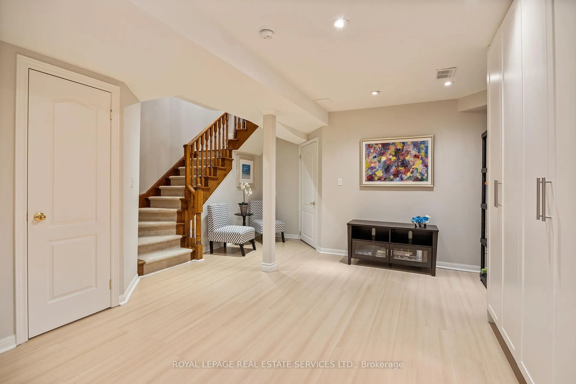 Photo 21 of 140 Kingsbridge Circle, Vaughan, Beverley Glen — HOMEH