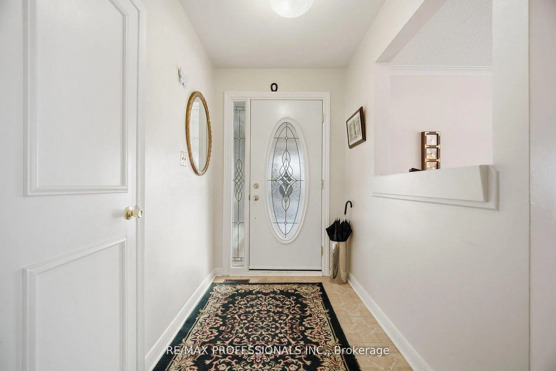 Photo 5 of 7 Pettit Drive, Etobicoke, Willowridge-Martingrove-Richview — HOMEH
