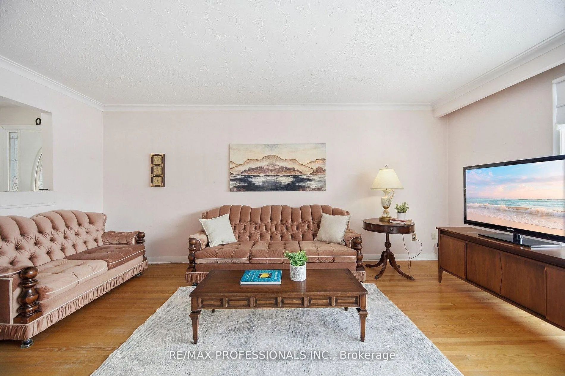 Photo 7 of 7 Pettit Drive, Etobicoke, Willowridge-Martingrove-Richview — HOMEH