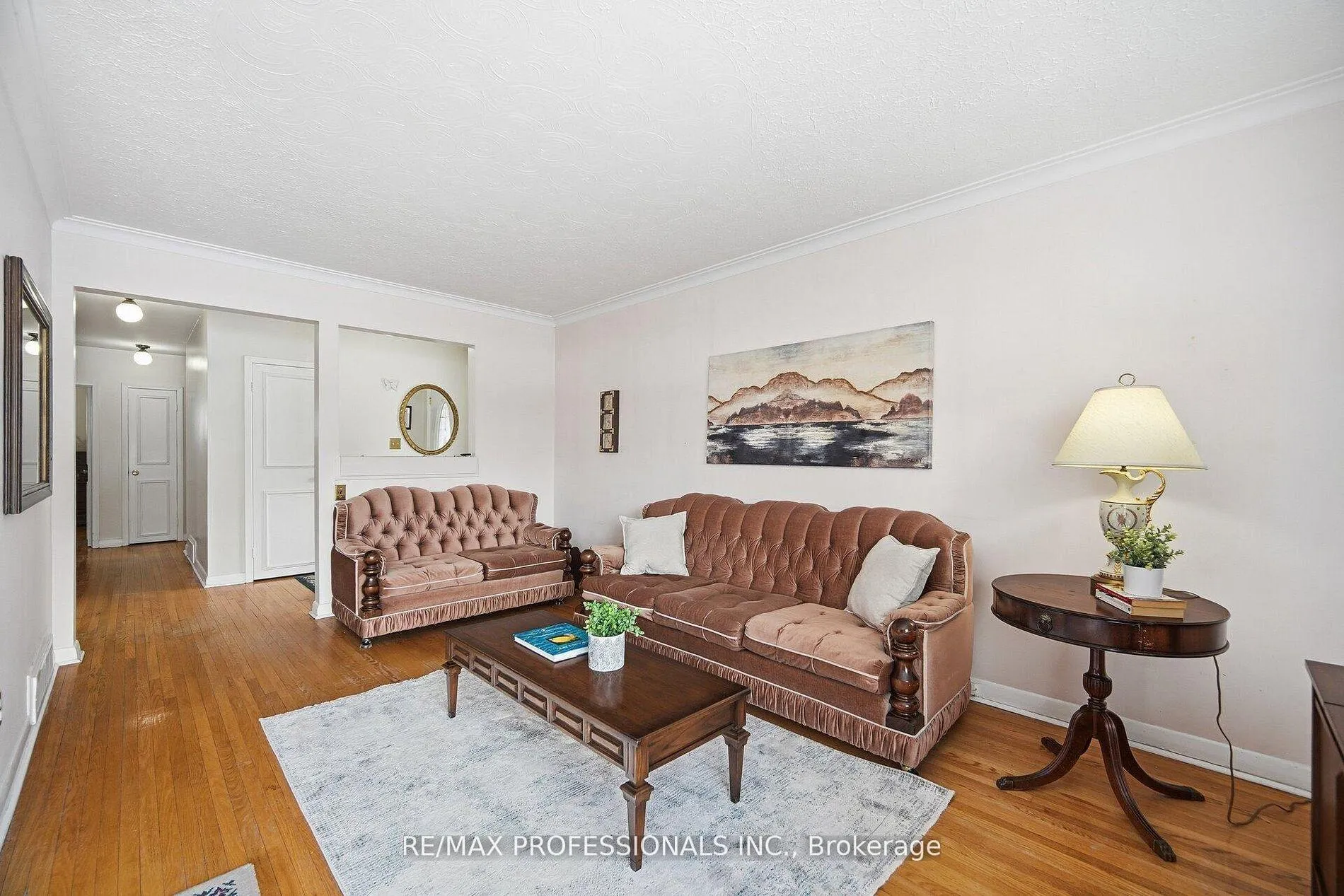 Photo 8 of 7 Pettit Drive, Etobicoke, Willowridge-Martingrove-Richview — HOMEH