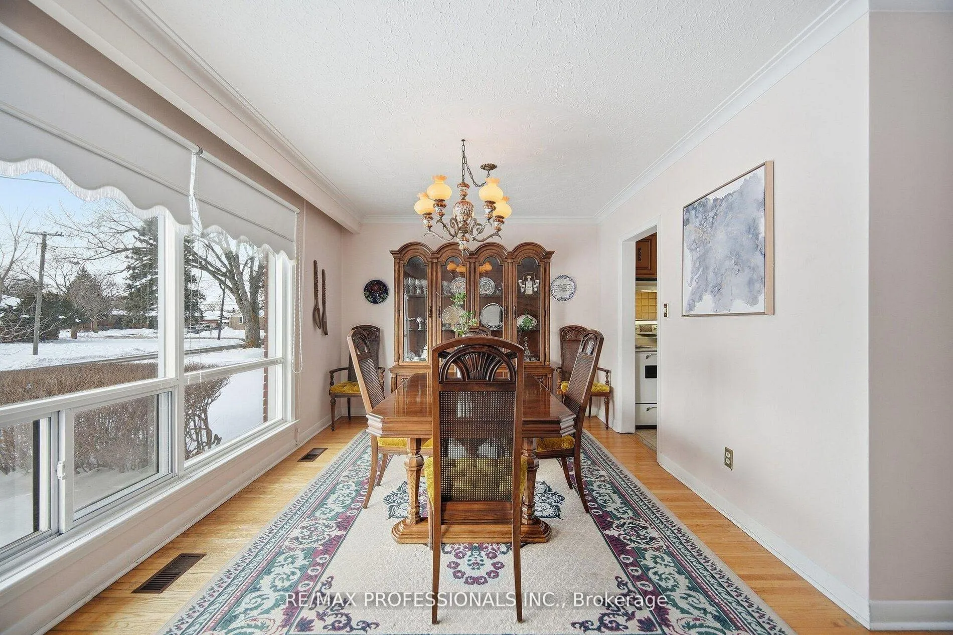 Photo 10 of 7 Pettit Drive, Etobicoke, Willowridge-Martingrove-Richview — HOMEH